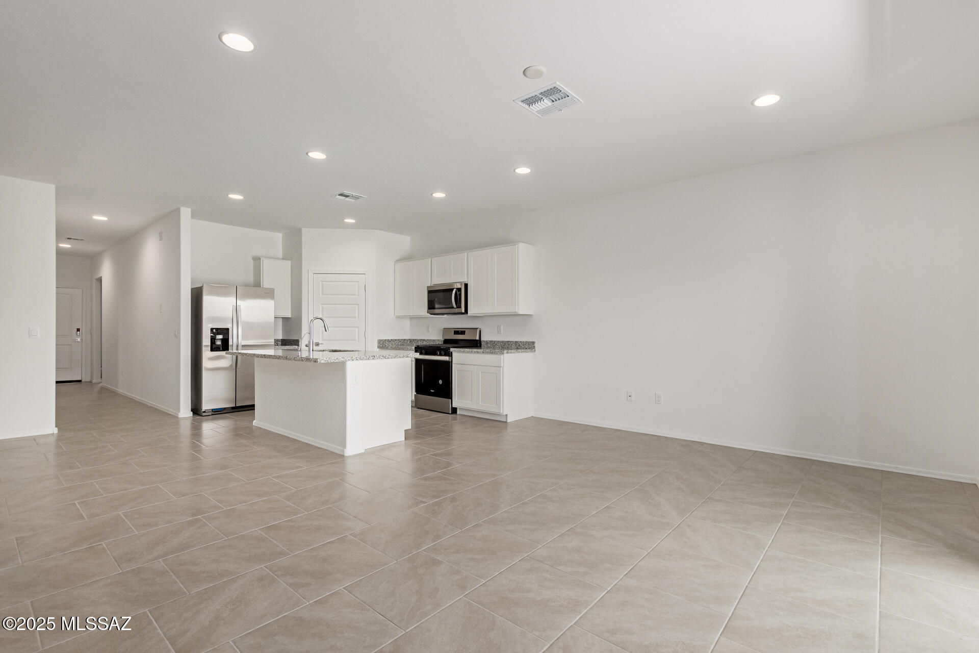 Saguaro Bloom SQ20180540069 - Residential