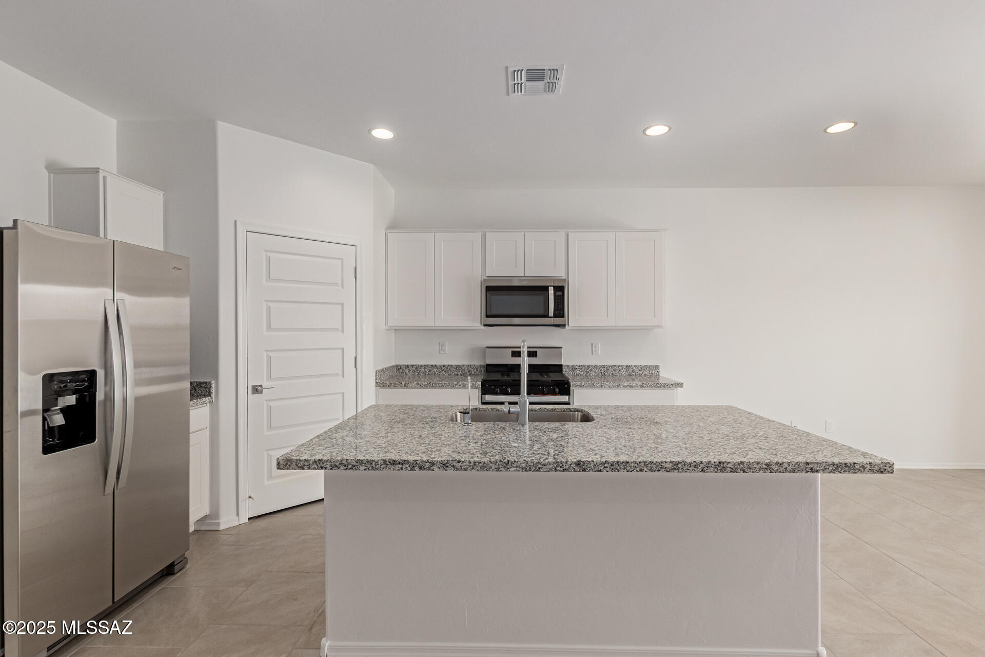 Saguaro Bloom SQ20180540069 - Residential