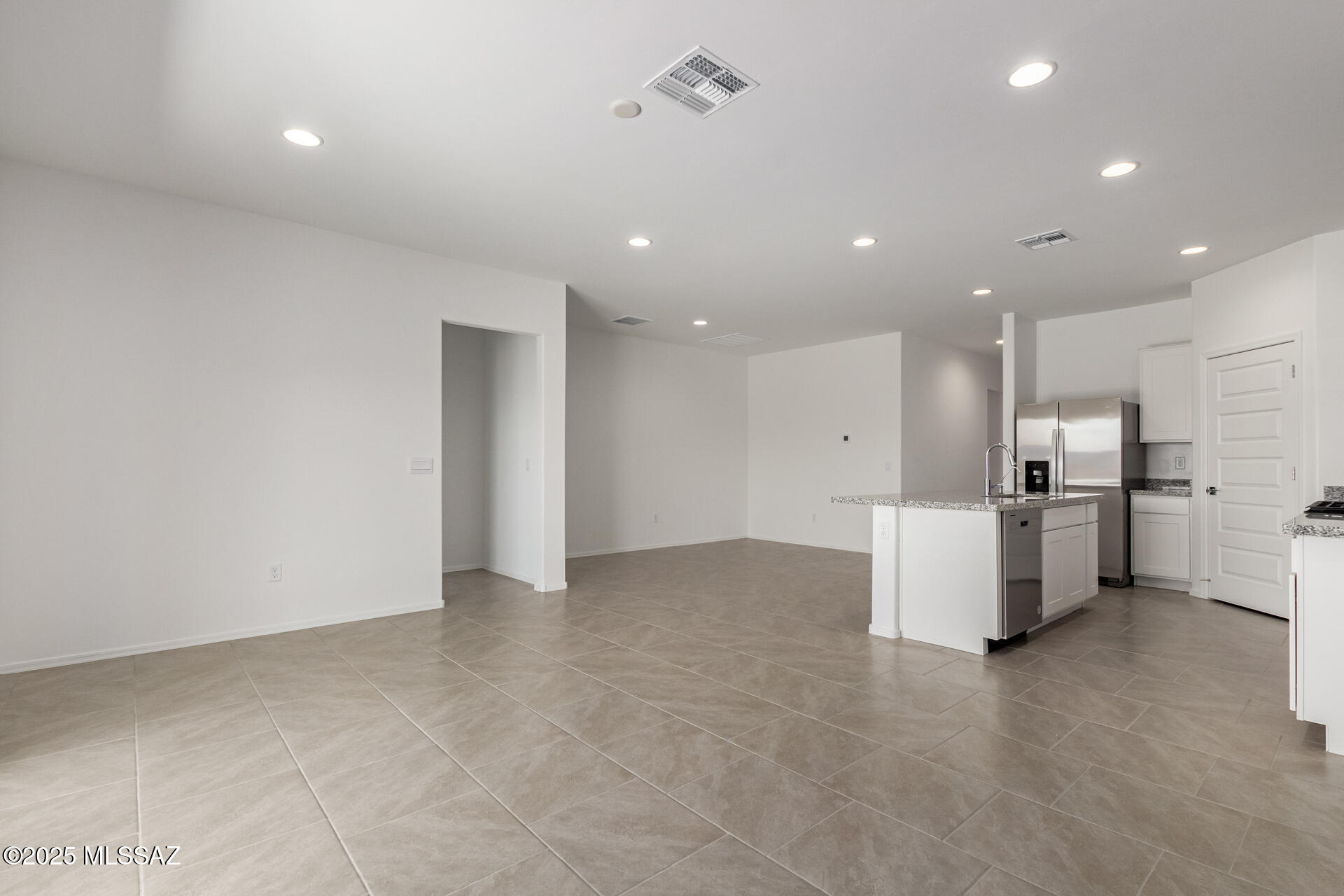 Saguaro Bloom SQ20180540069 - Residential