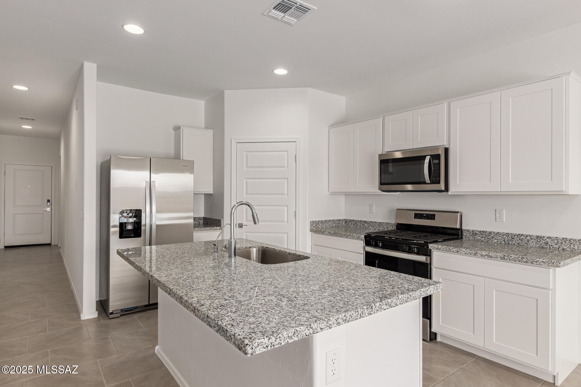 Saguaro Bloom SQ20180540069 - Residential