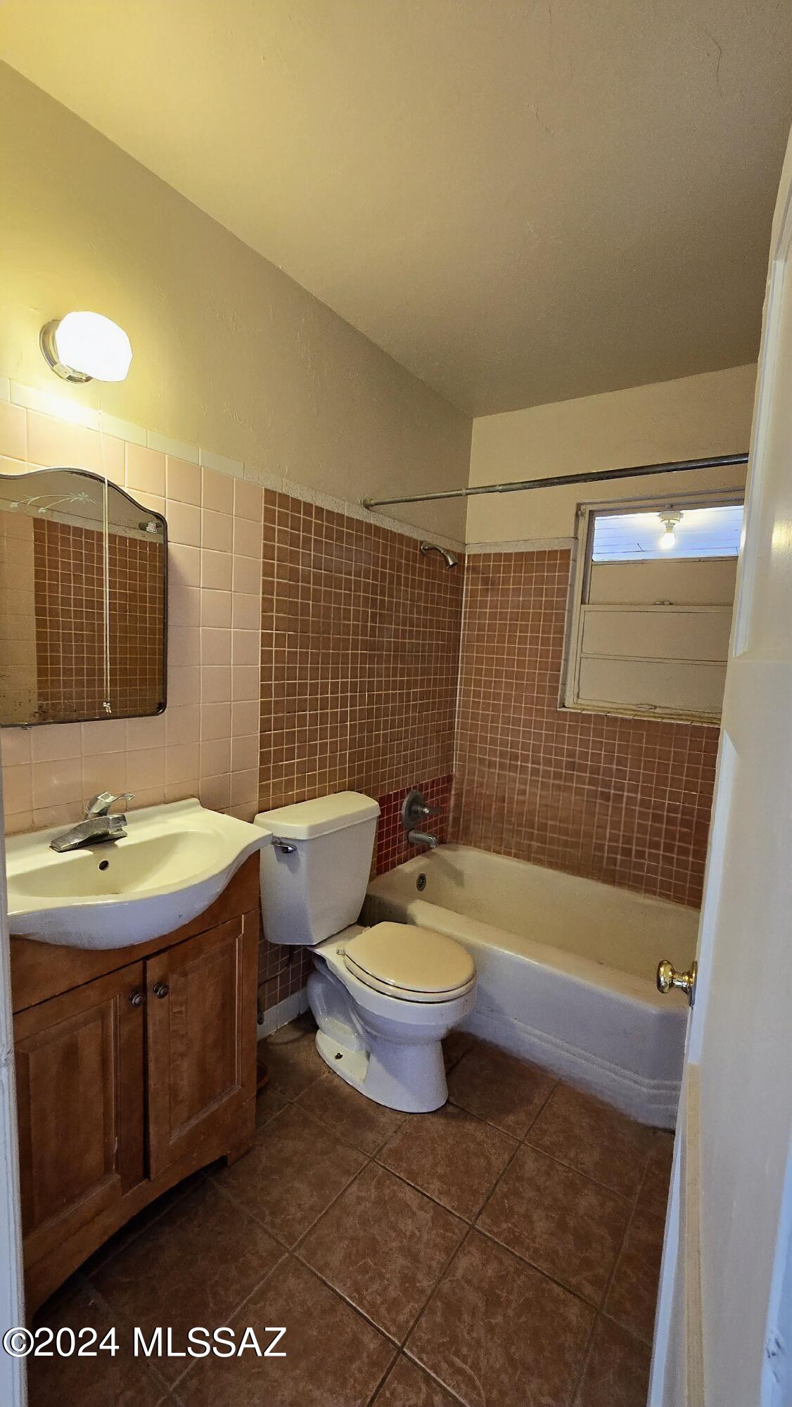 Catalina Poultry Acres NO 3 - Residential Lease