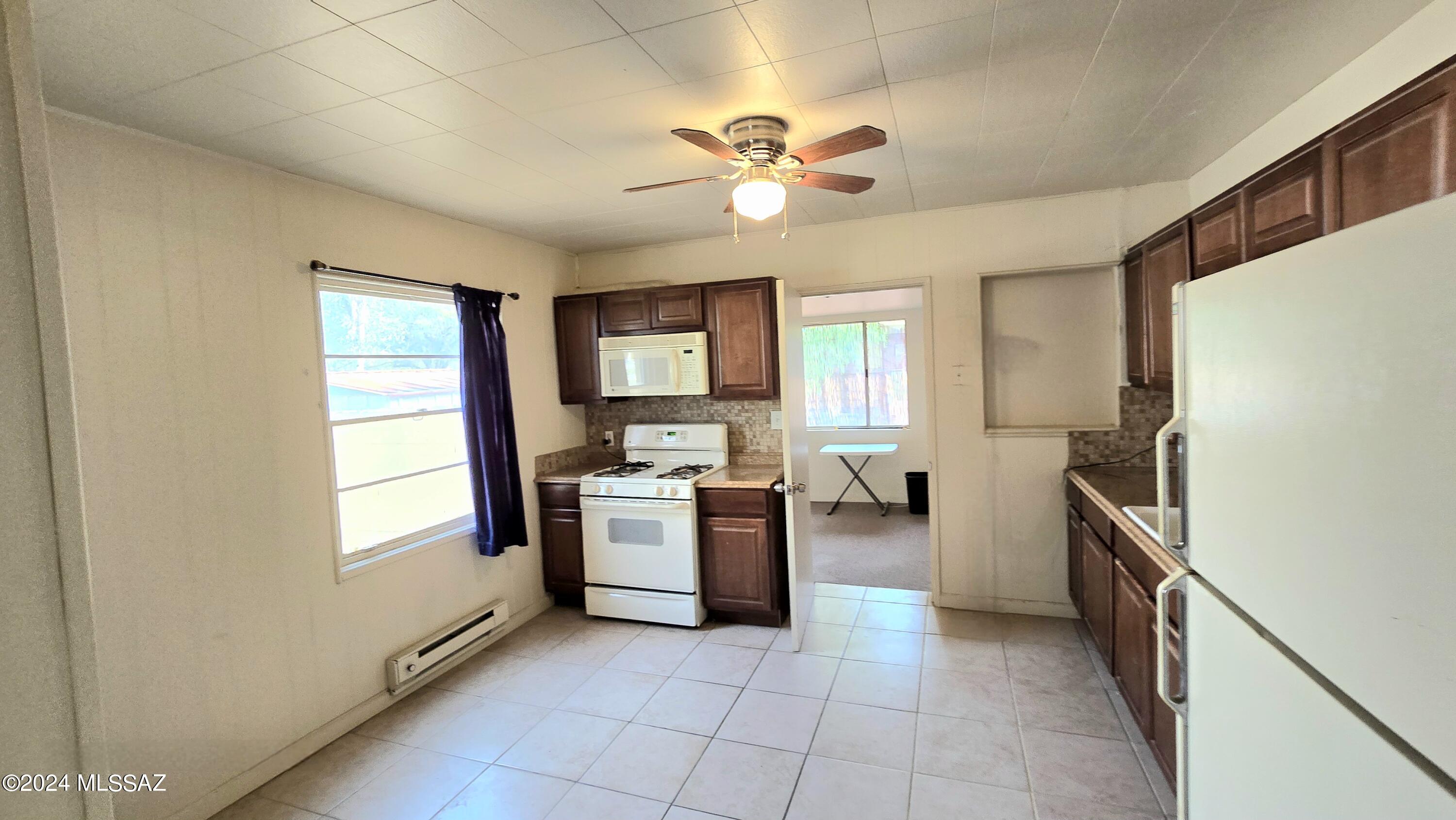 Catalina Poultry Acres NO 3 - Residential Lease