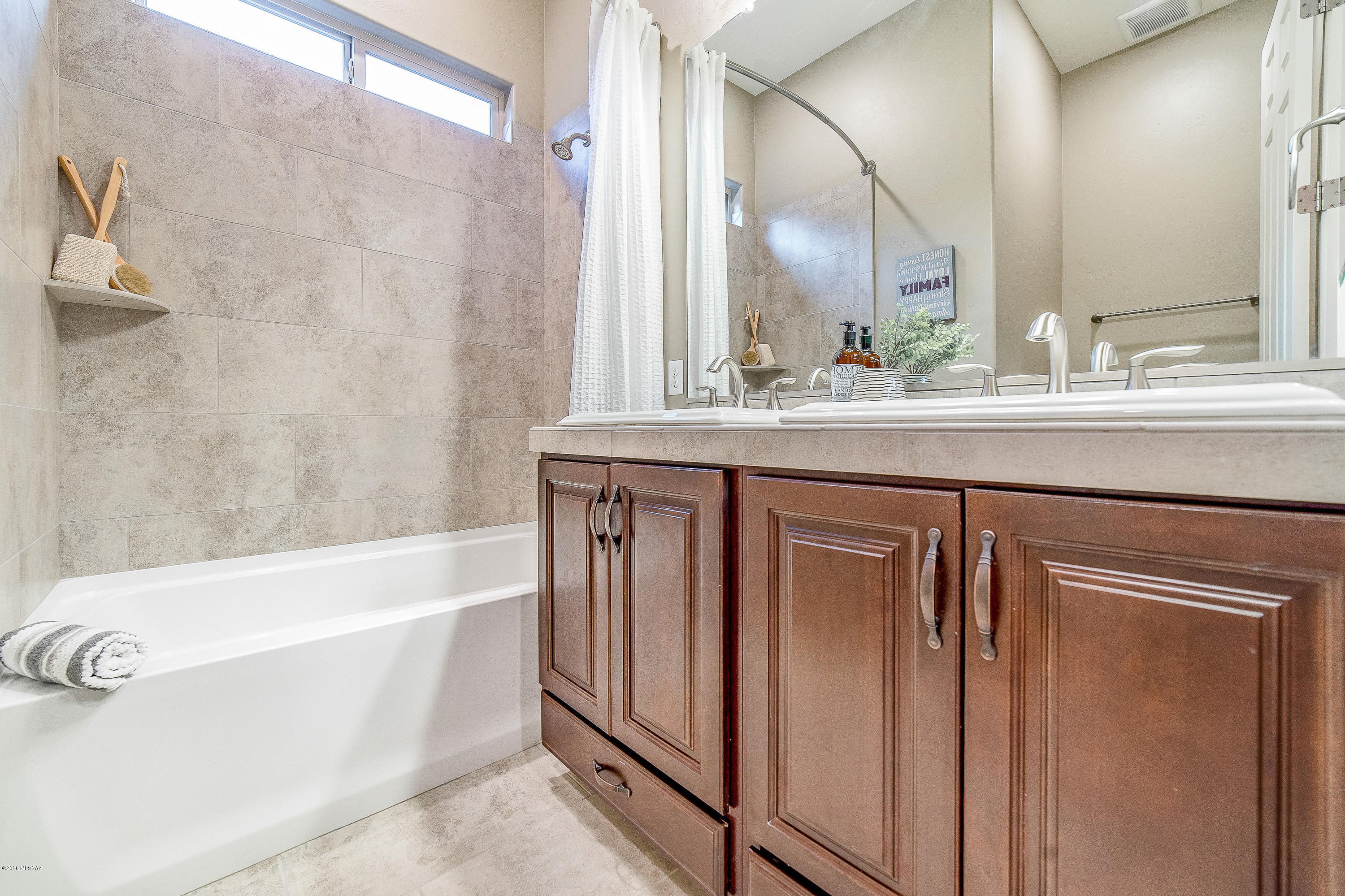 Eagles Rest SQ20152890001 - Residential