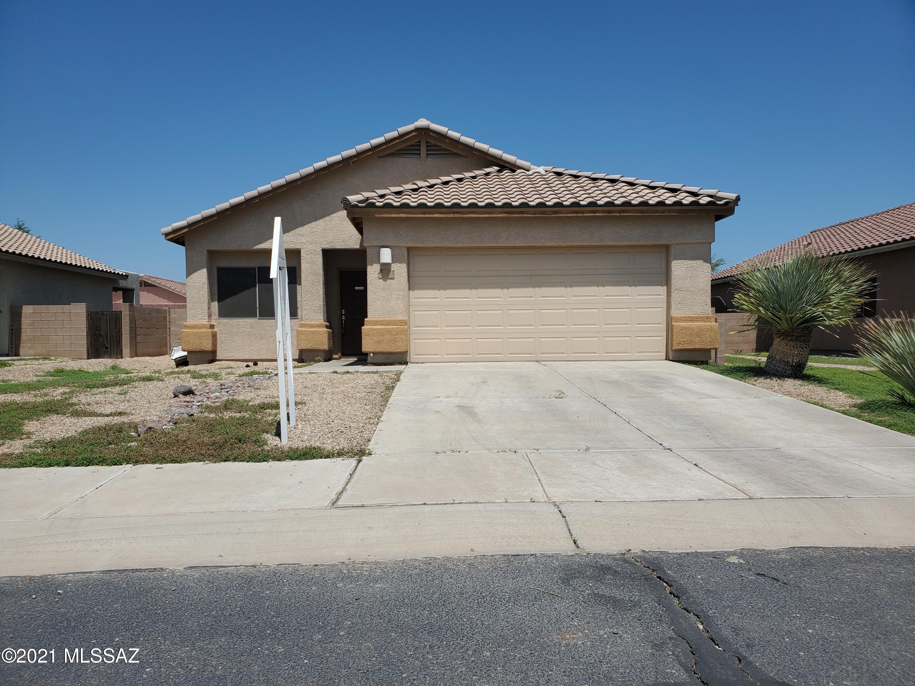 Sought after home in the Harvest Moon at Gladden Farms! The Ocotillo plan is a beautiful 4 bedroom, 2 bath home with formal living and dining rooms and family room.This surrounds the picturesque  Near Paseo lake and gorgeous park.  Ready for your personal touches . Just minutes from I-10. Open house  this Friday 1-4 
Open this Saturday from  11-2 PM