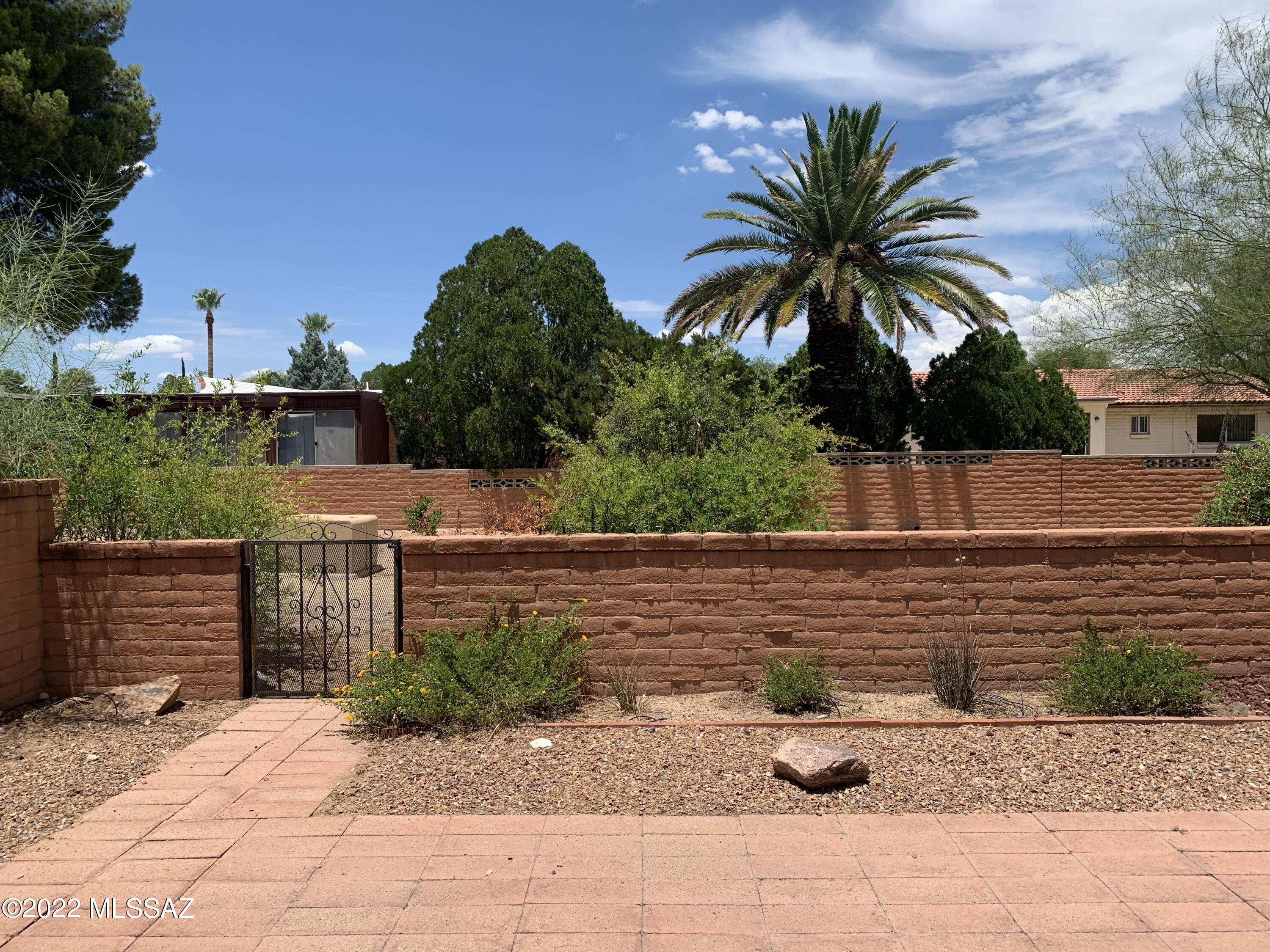 Green Valley Desert Meadows Townhouses (82-197) - Residential