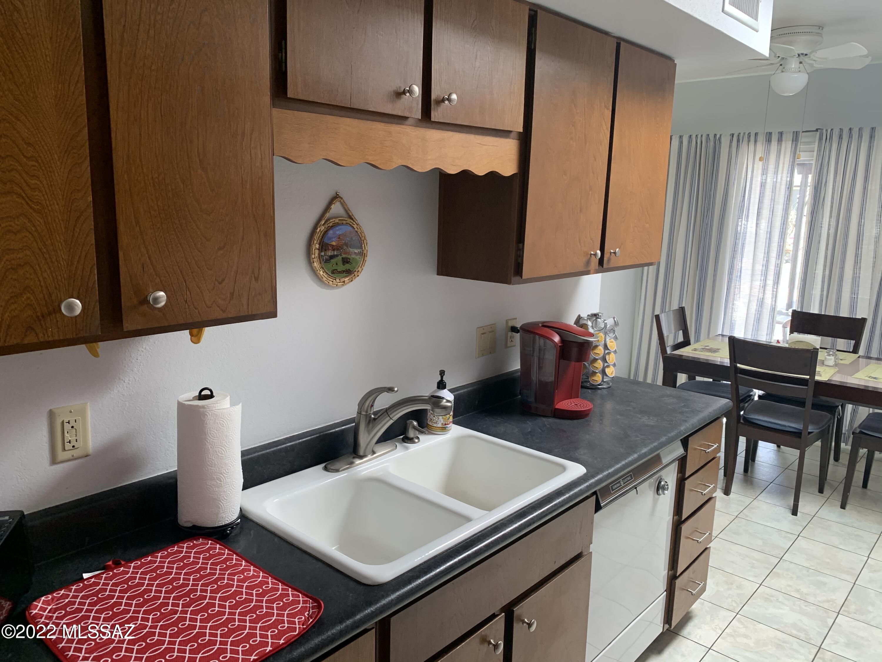 Green Valley Desert Meadows Townhouses (82-197) - Residential