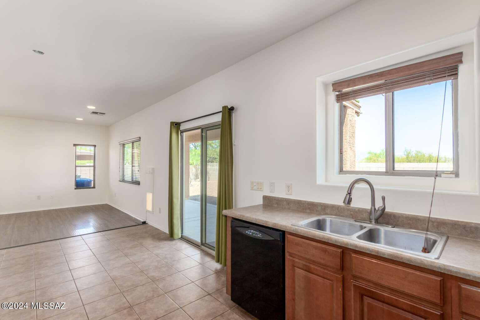 Empire Heights (1-241) - Residential