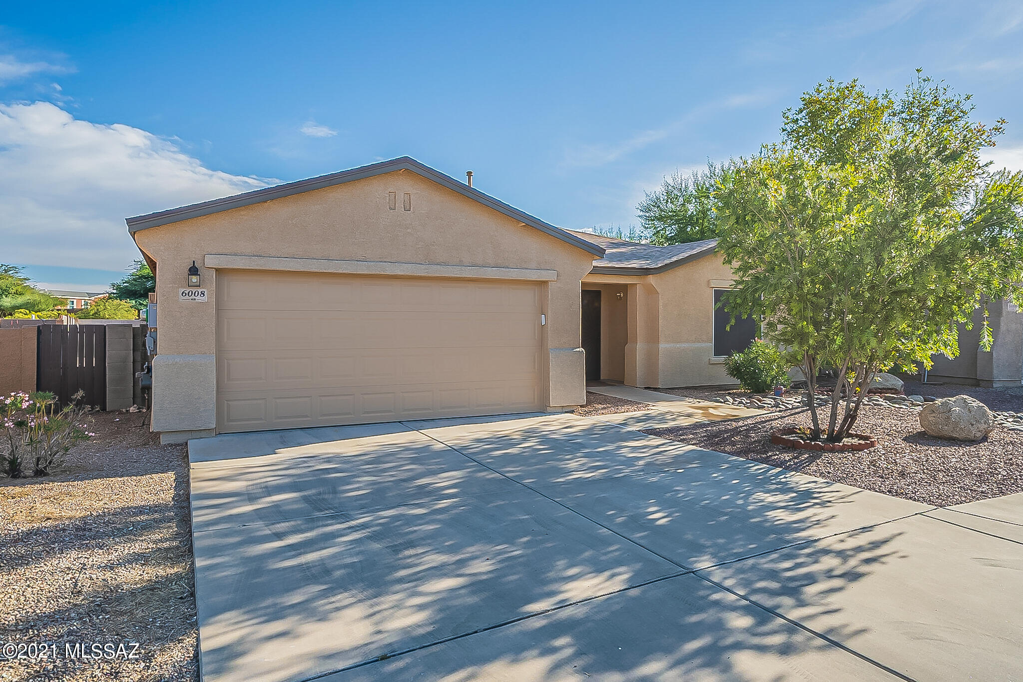 o	Welcome to Julian Ranch Community!  Absolutely move in ready home offers 4 bedroom and 2 bathroom with formal livingroom and family room with open kitchen that looks over the family room.  Kitchen offers all white appliance with refinished cabinets with hardwares, classy butcher block countertops and an island with breakfast bar.  This home has everything that you can ask for....New roof installed in 2021, HVAC condensing unit has been replaced, newer water heater, sun screens in all windows, newly installed water softener.  Much roomy laundryroom is already plumbed for an utility sink or use the space for extra storage.  Spacious pool size rear yard with fully extended covered rear patio with no direct neighbors great for all your entertainments.  Come and see it today to make it yours!