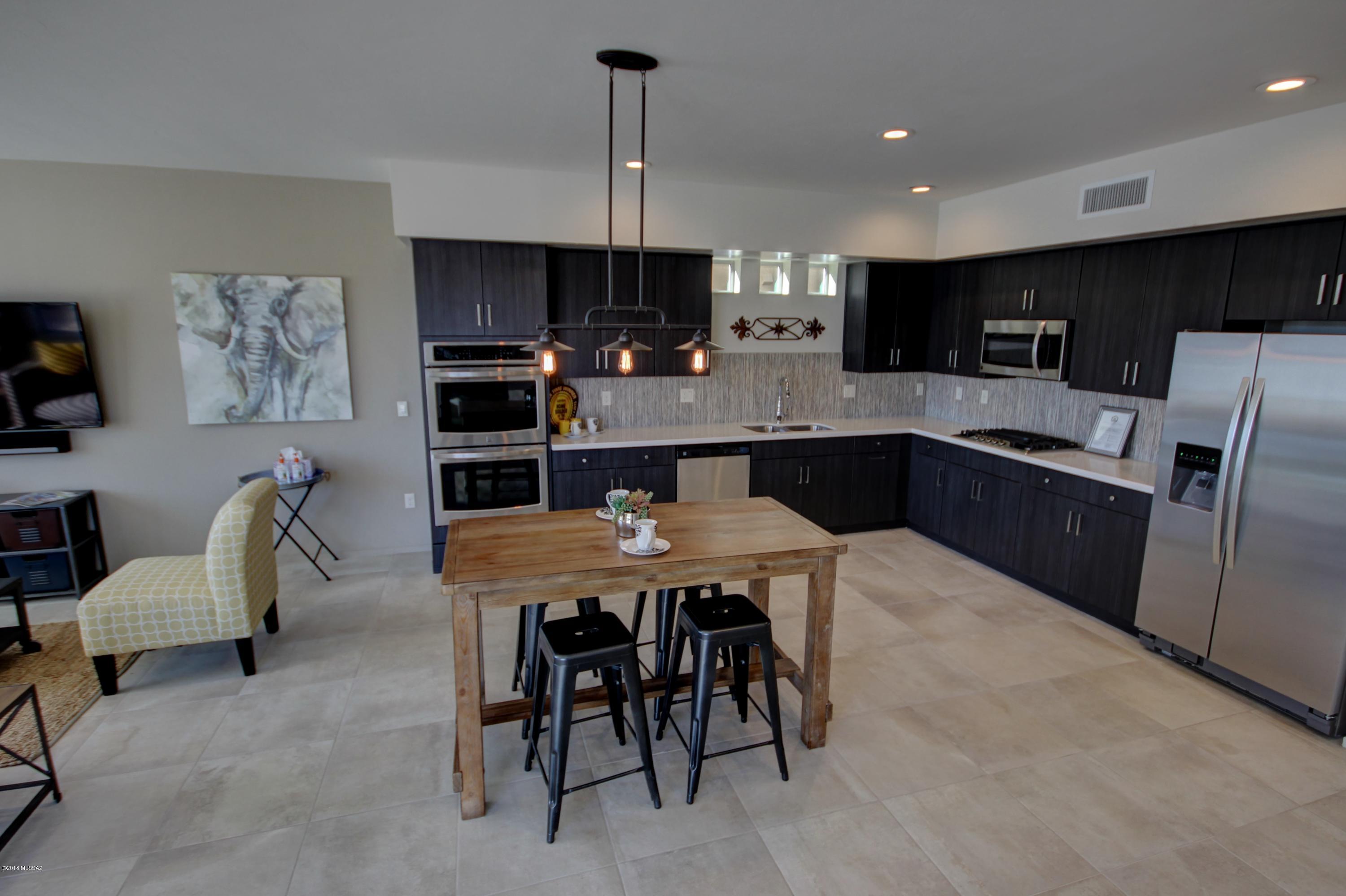 Camino Modern SQ20180120608 - Residential