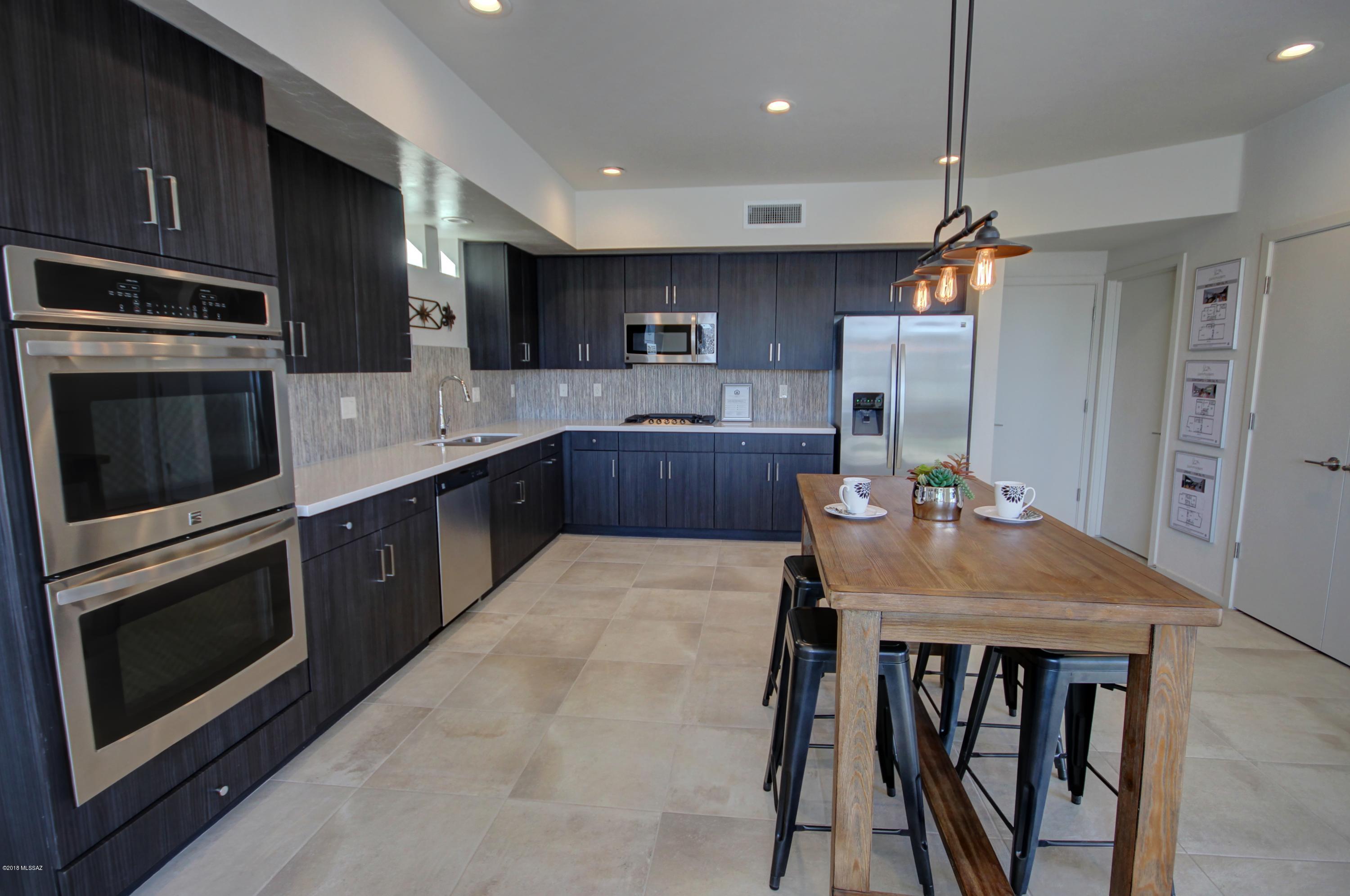 Camino Modern SQ20180120608 - Residential