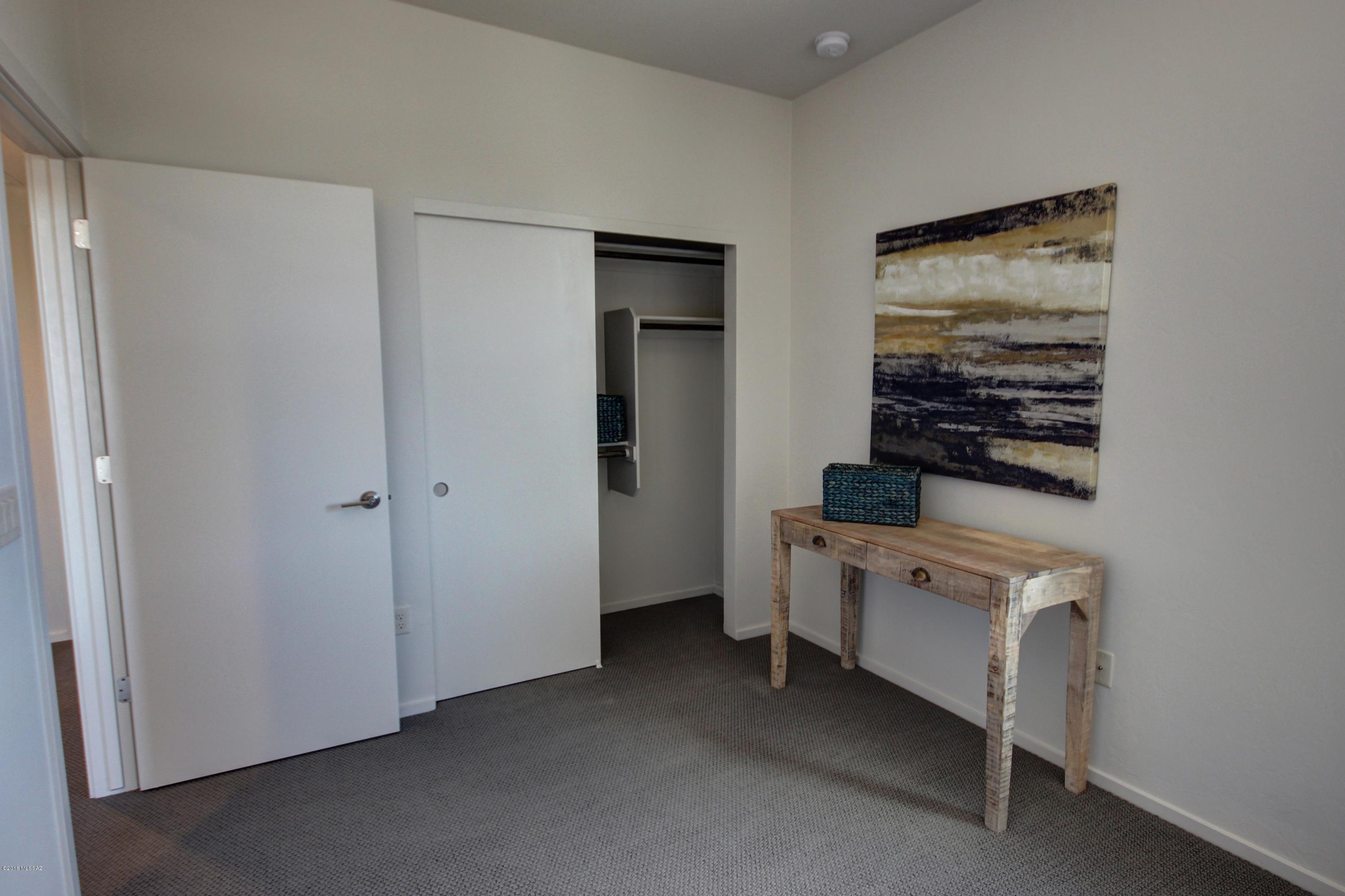 Camino Modern SQ20180120608 - Residential