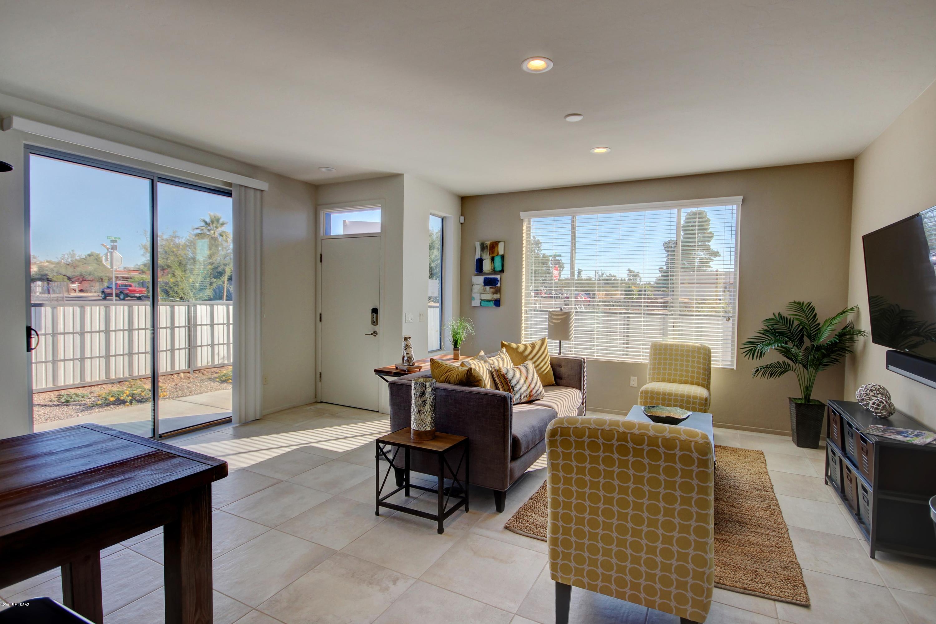 Camino Modern SQ20180120608 - Residential