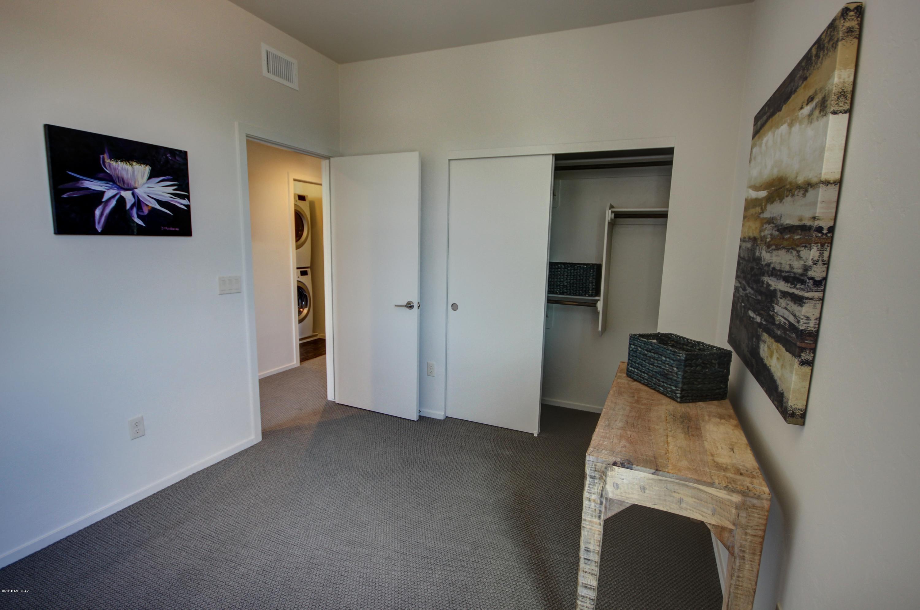 Camino Modern SQ20180120608 - Residential