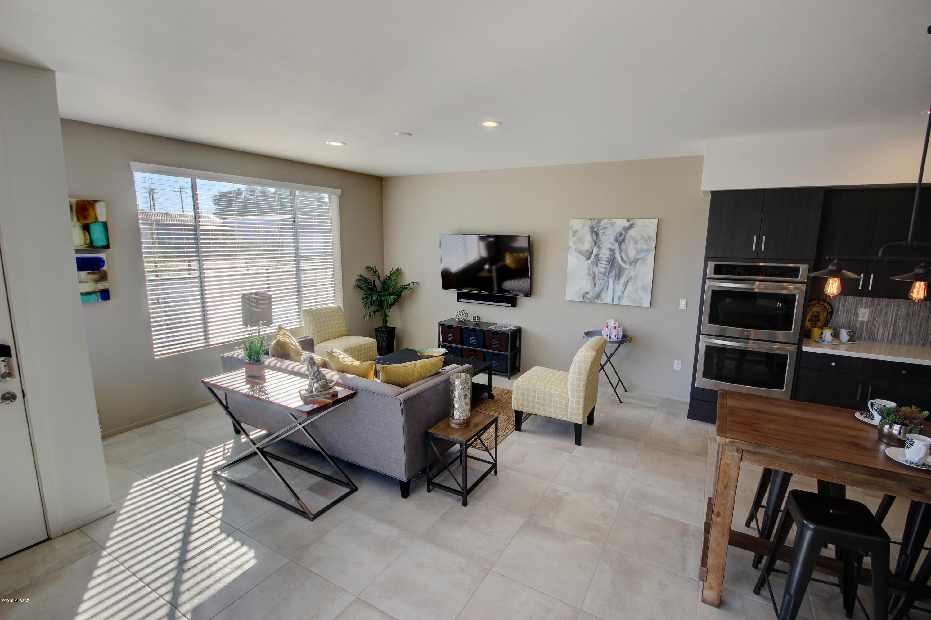 Camino Modern SQ20180120608 - Residential