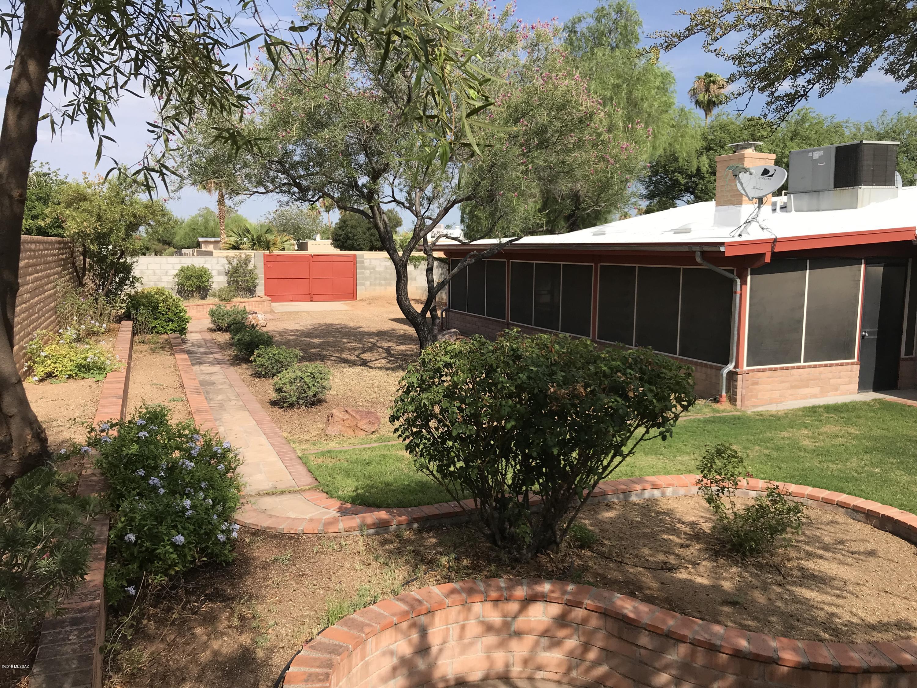 Sutton Place (1-120) - Residential