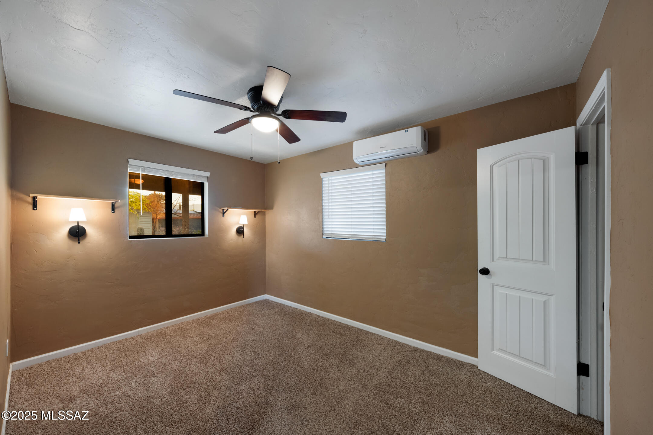 Country Club Manor - Residential