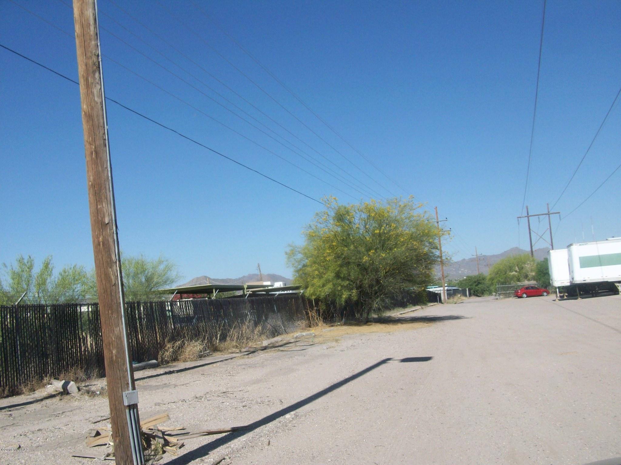 El Rio Acres - Land