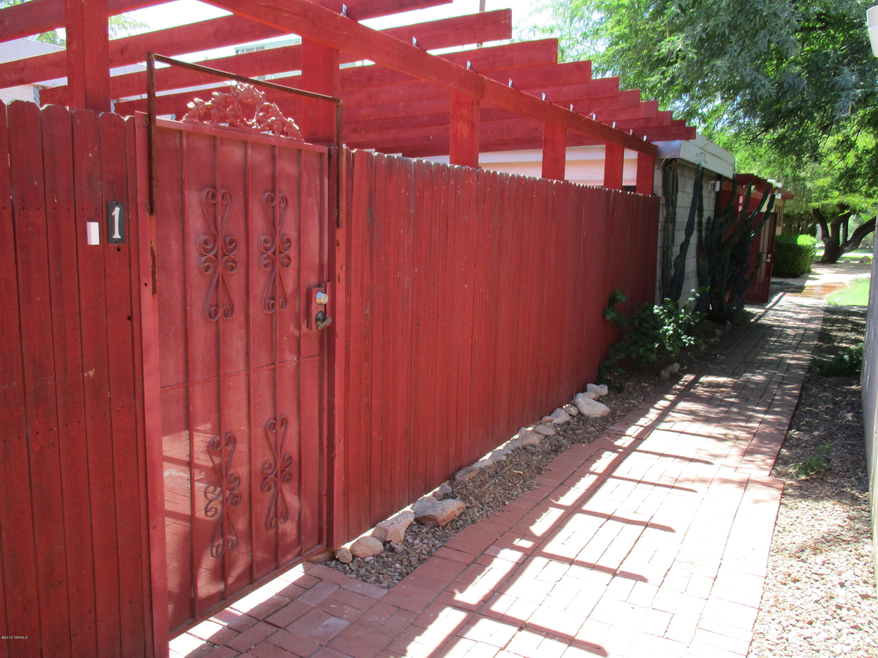 ALL NEW INTERIOR - In the HEART of Tucson!! Completely remodeled bright and open 1 bedroom, 1 bathroom. Enjoy the beautifully landscaped shared courtyard, along with private bricked in courtyard entry. Close to everything! Rental has private washer & dryer. Water, exterior landscape and exterior pest control included! Call office for more details and to view!! O
**Public records show property was built in 1985. Owner's parents purchased units in 1977 and believe units were built in the 60s. **