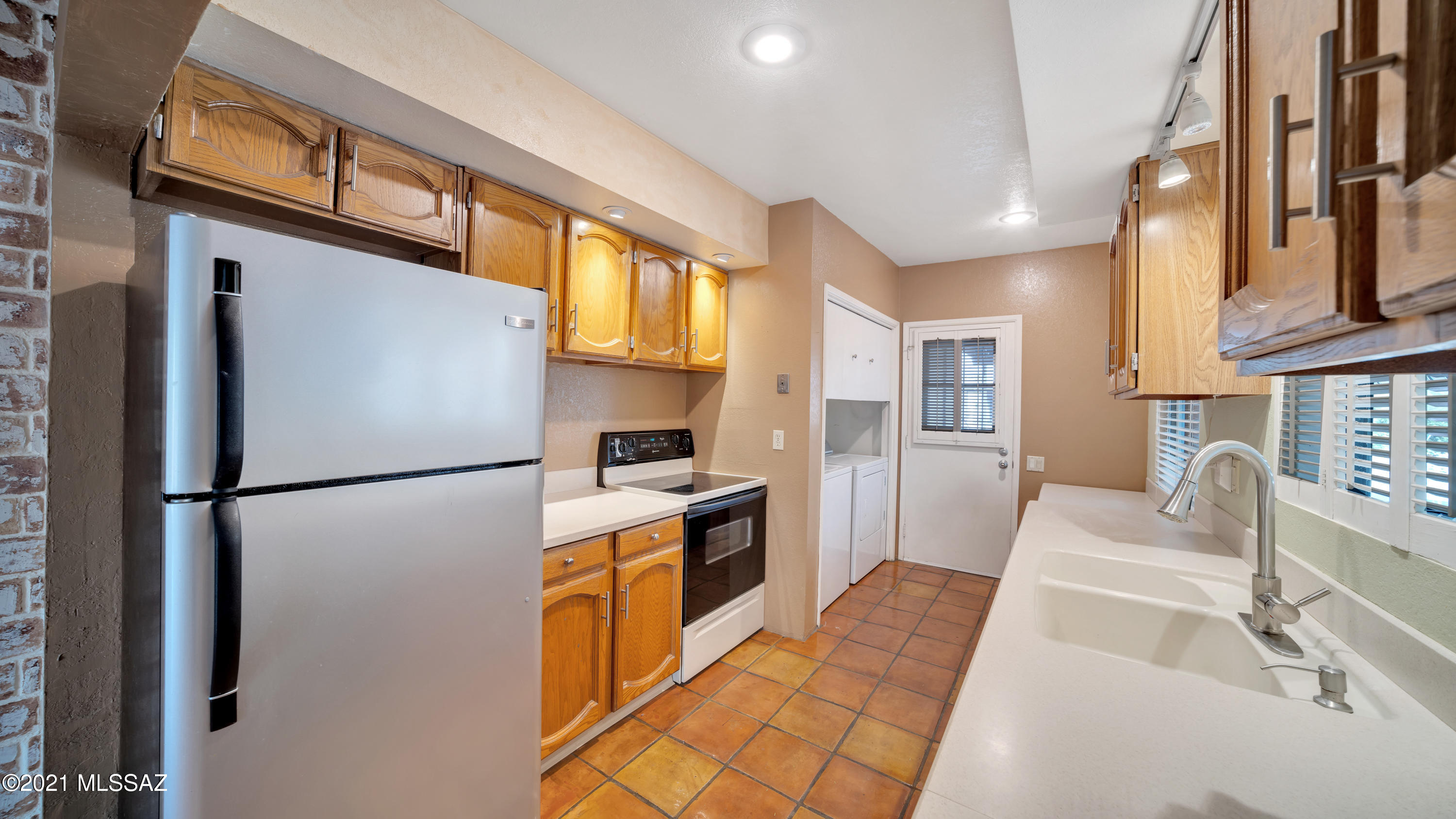 Green Valley Townhouses NO.7 - Residential