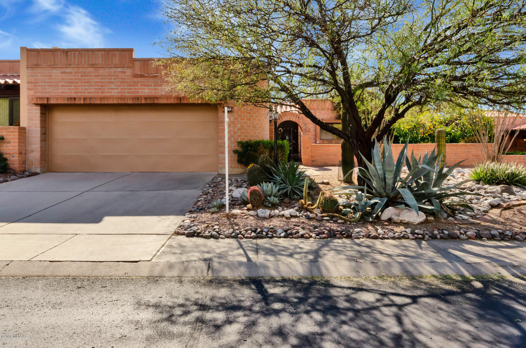 Reduced for Quick Sale! One of Fairfield's best view lots in Sunrise Mountain Ridge, with panoramic citv views, + sunrise, sunset , and mountains Very private setting , yet real close to heated community pool and spa. This is also one of the most popular floorplans up here. 
N/S orientation. A unique home with southwest charm and decor. 2 bdrms , + nicely done den/office, with built-ins.
Remodeled kitchen, honed -granite counters , black & stainless appliances, microwave-convection oven.Updated master bath , w/ travertine   lg. walk-in shower. BRAND NEW ROOf, dual-cooling. wrap -around covered porch, and lovely, bricked, private patio. Citrus trees. Garage has new walls of cabinetry.