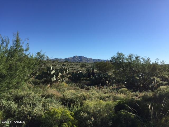 Exceptional value for this 3.53 acre parcel in Vail, just minutes off the Sonoita Hwy (Hwy #83). Buy now, build your beautiful luxury home later amongst many custom homes already built in this subdivision. Lush vegetation and beautiful mountain view all around. All paved roads to property.