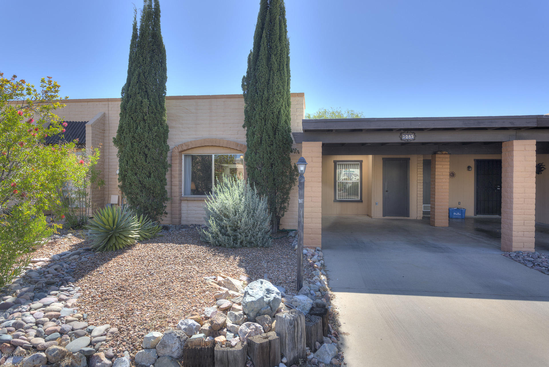 Great home in a super neighborhood close to Recreation Center and Elks Club. 2 Bedrm, 2 bath, open great room with a kitchen that has it all including a large pantry and plenty of counter space, the bedrms are good size and the bathrooms have some updates! And the AZ Room is just a lovely all weather living space! The backyard is very private with views of the Santa Ritas and morning sunrises. Lots of ceiling fans and all the furnishings are available!
