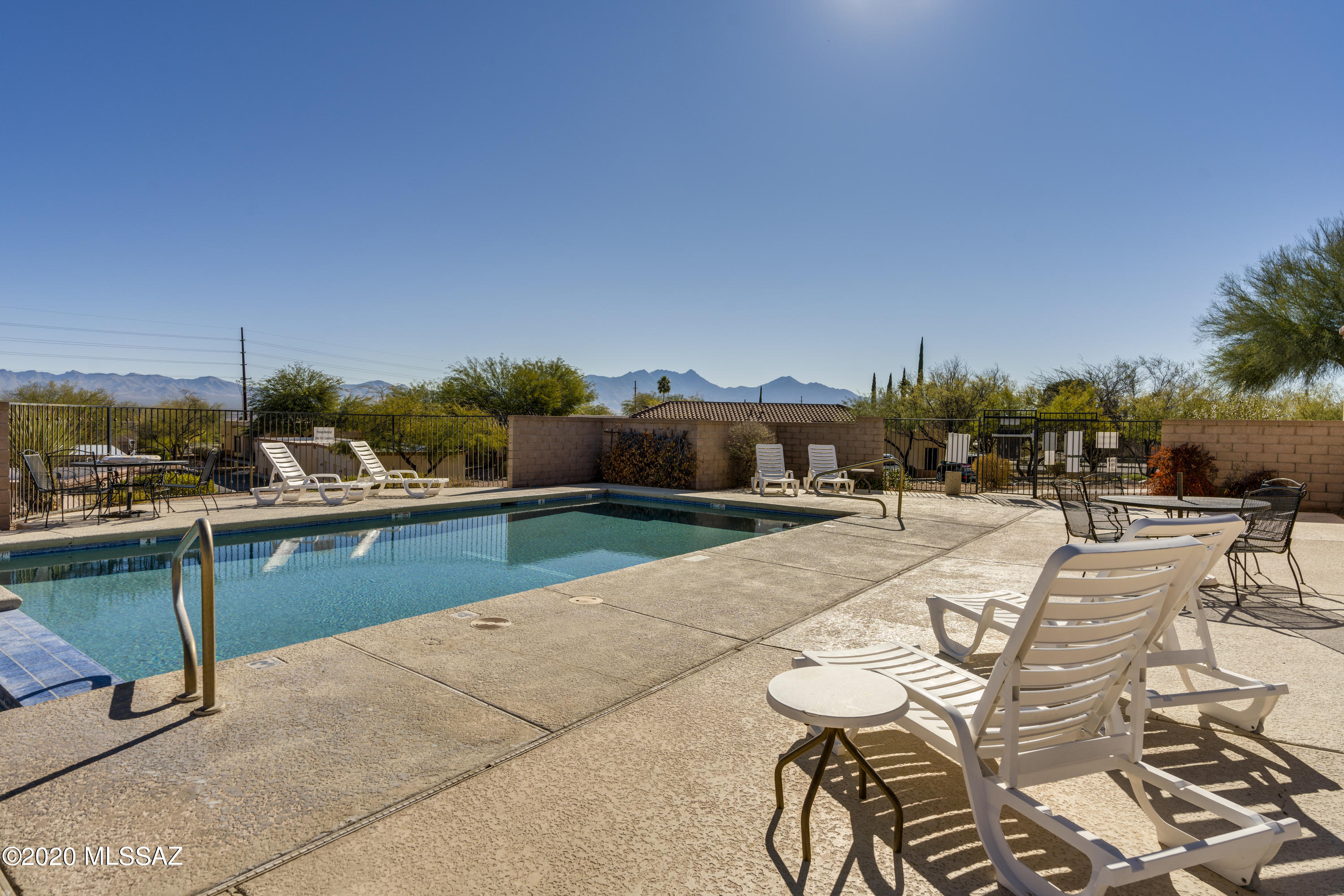 Valley Lane Townhomes (135-169) - Residential