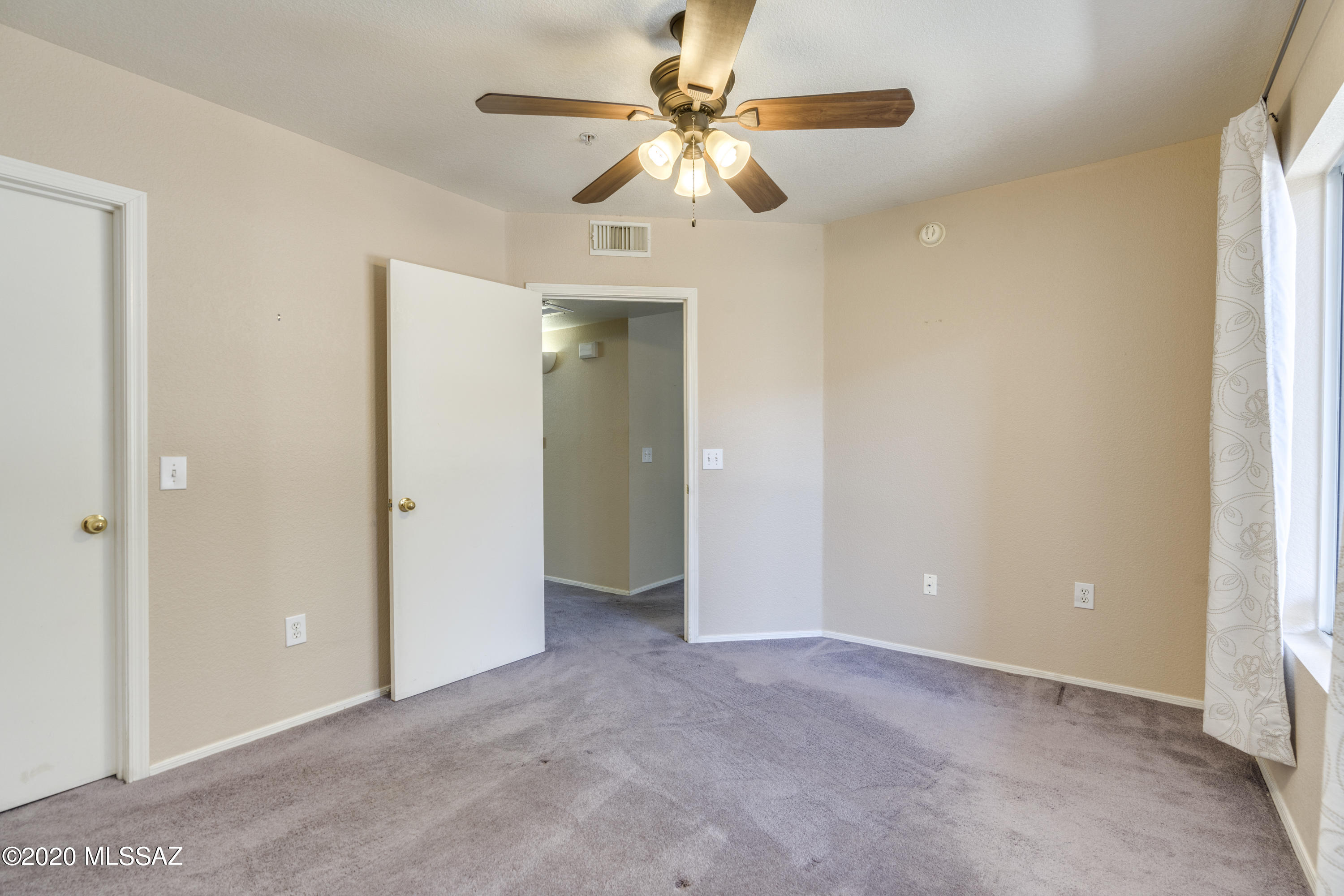 Valley Lane Townhomes (135-169) - Residential