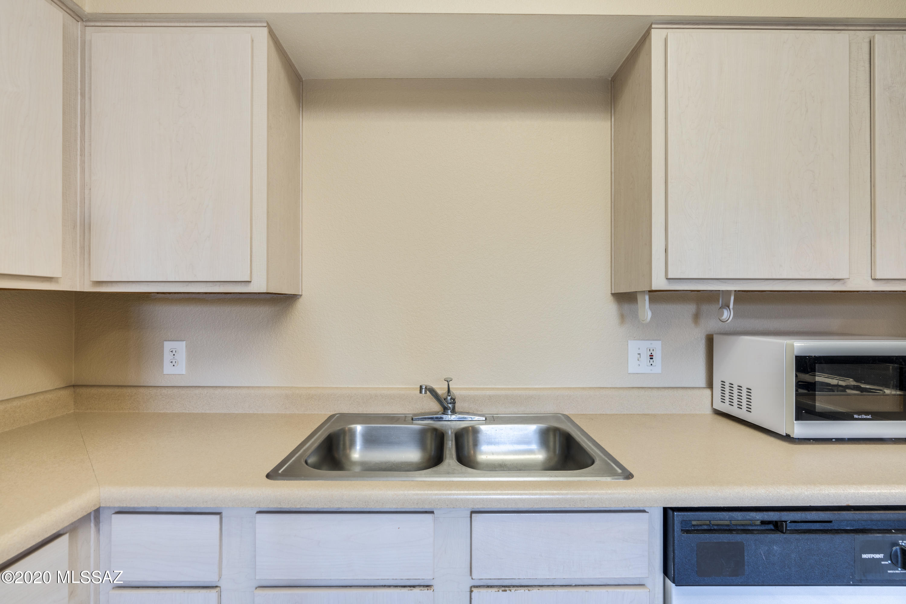 Valley Lane Townhomes (135-169) - Residential