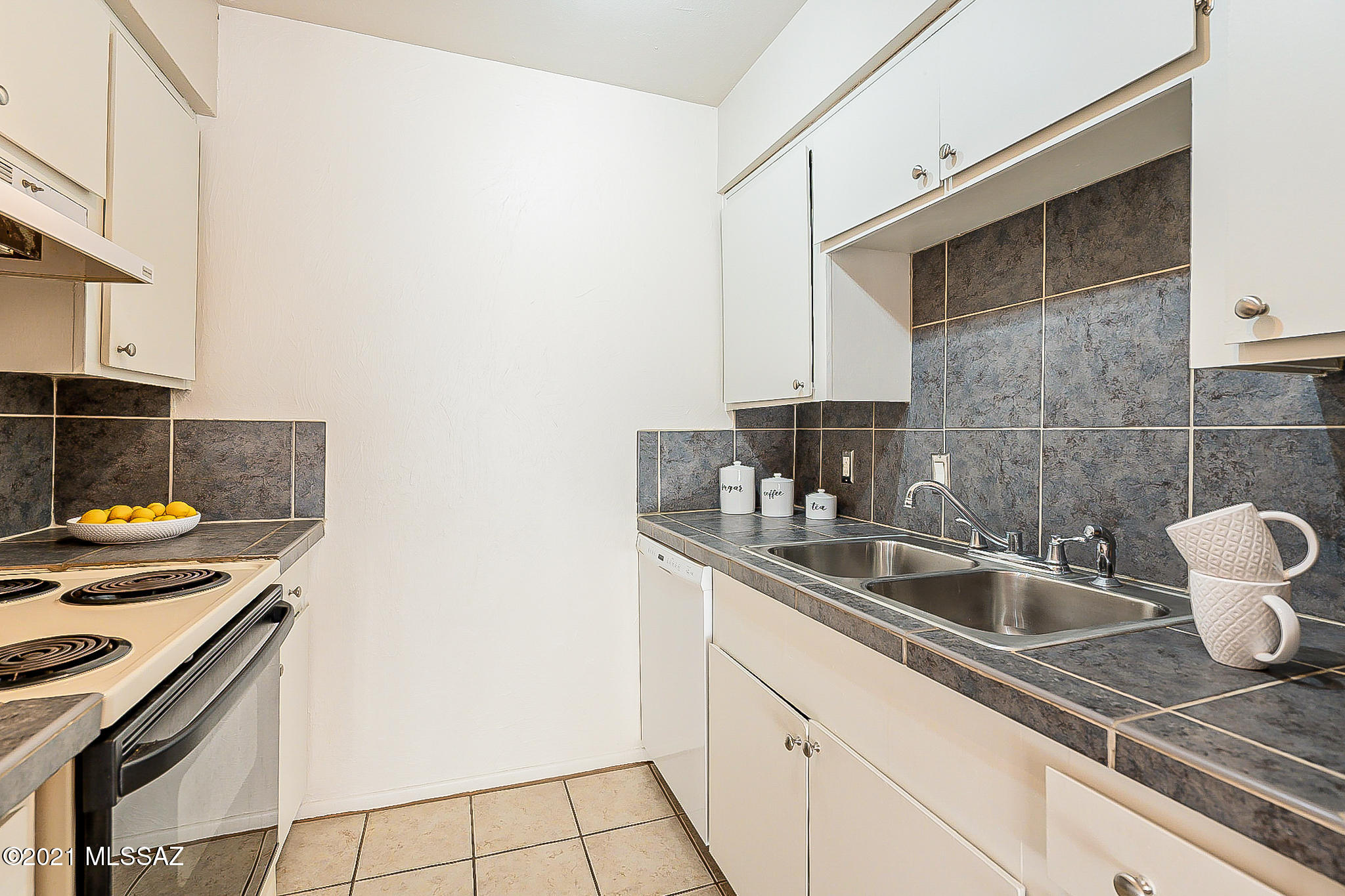 Las Colinas Condominiums - Residential
