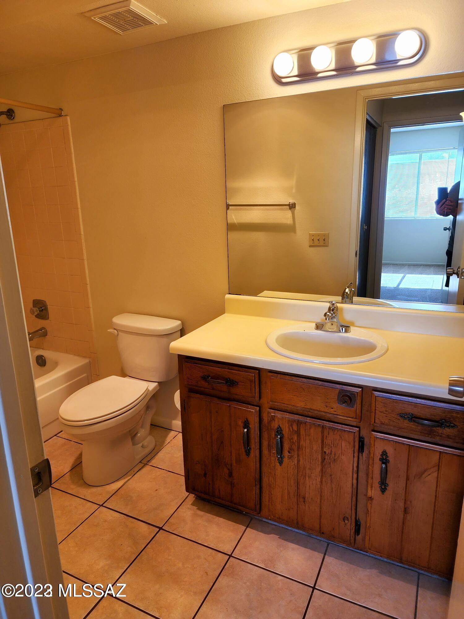 Golf Links East Condos (1-48) - Residential