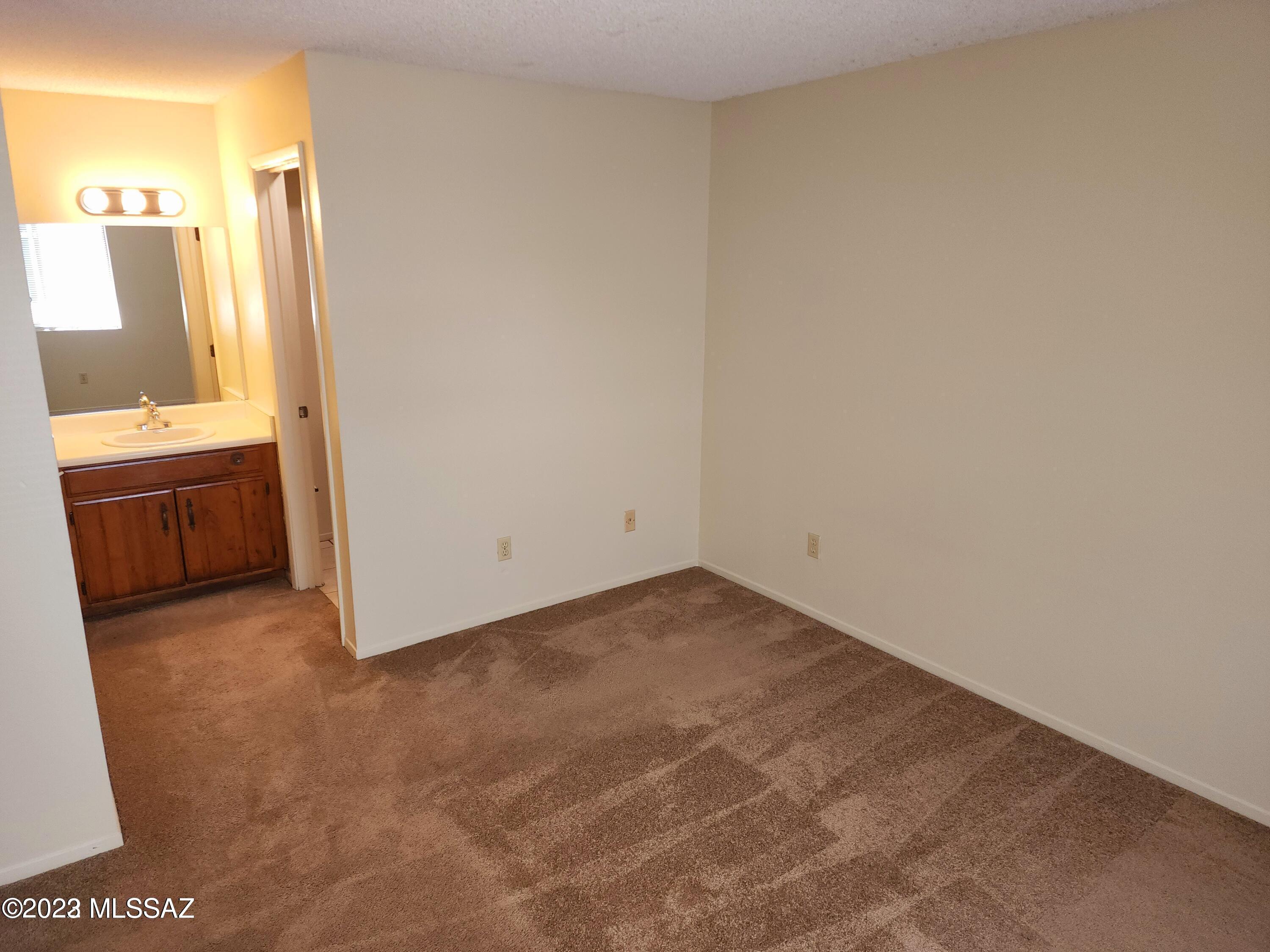 Golf Links East Condos (1-48) - Residential