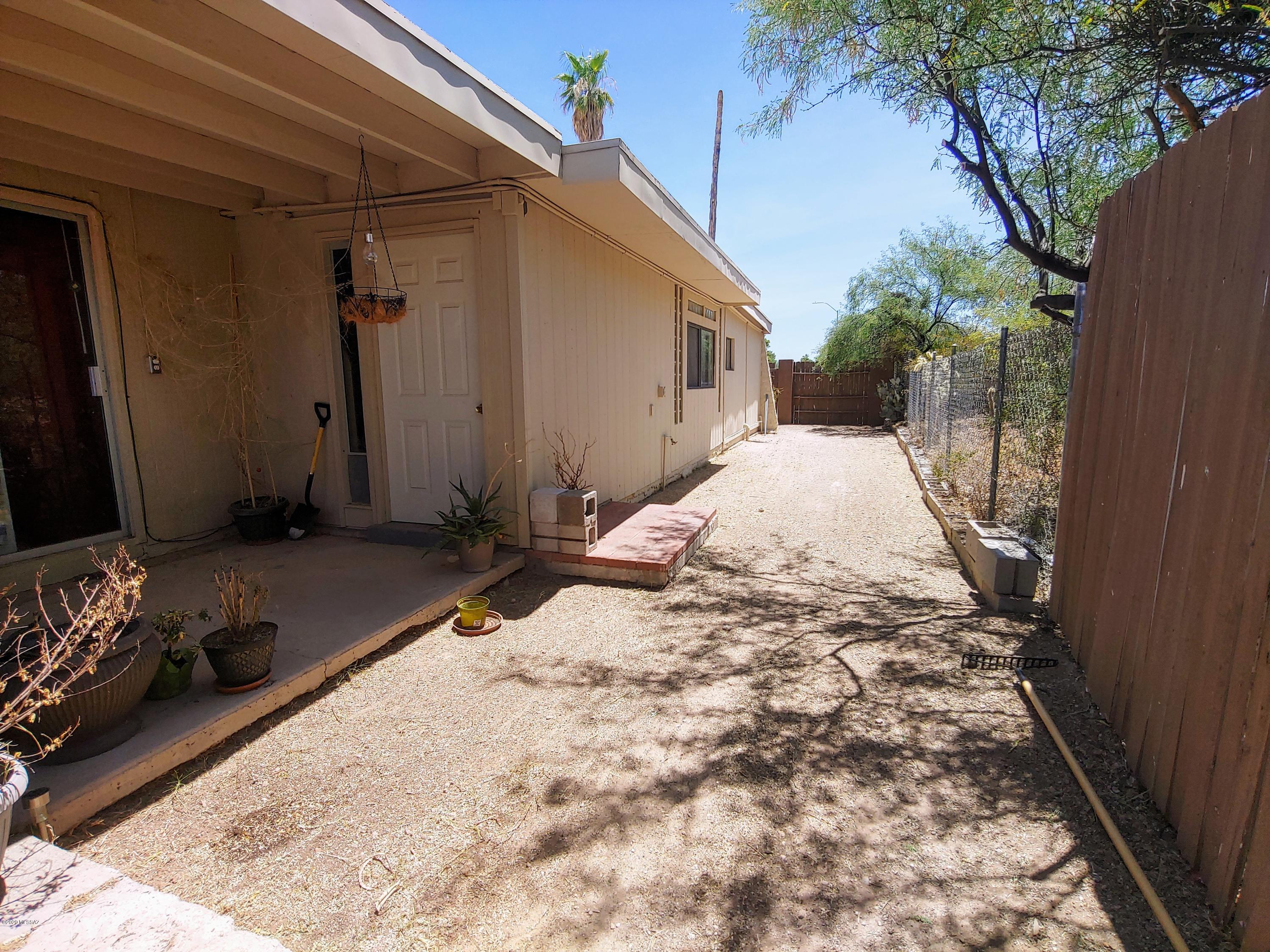 Los Reales Heights NO. 2 (1-138) - Residential
