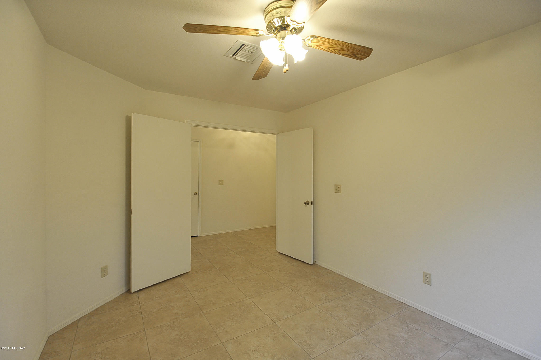 Country Club Estates NO. 1 - Residential Lease