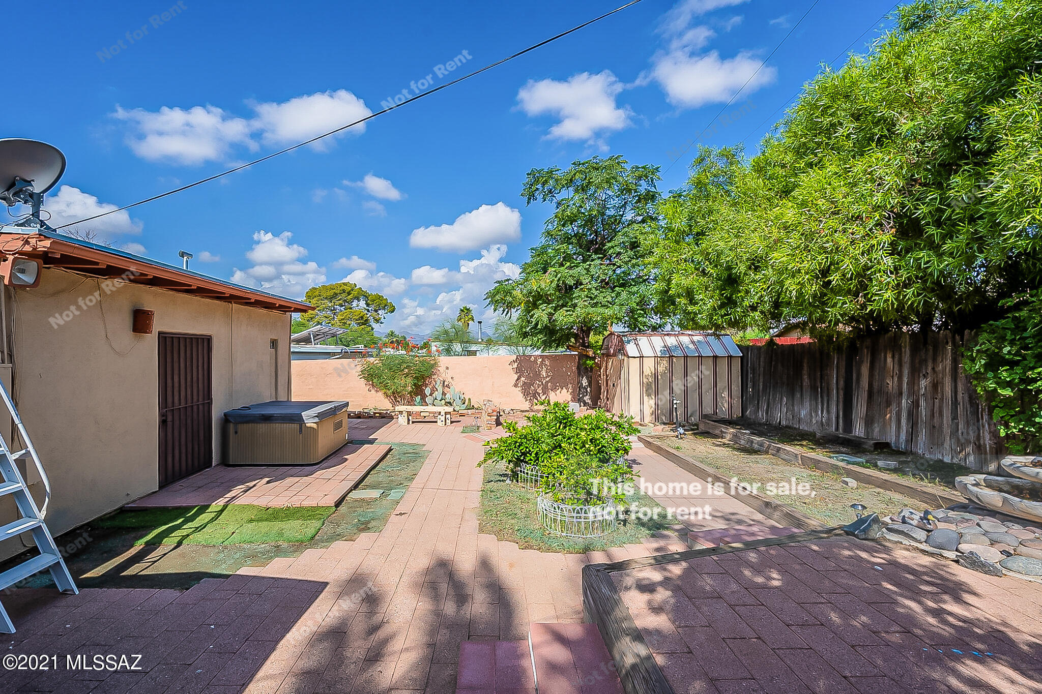Miracle Mile Manor - Residential