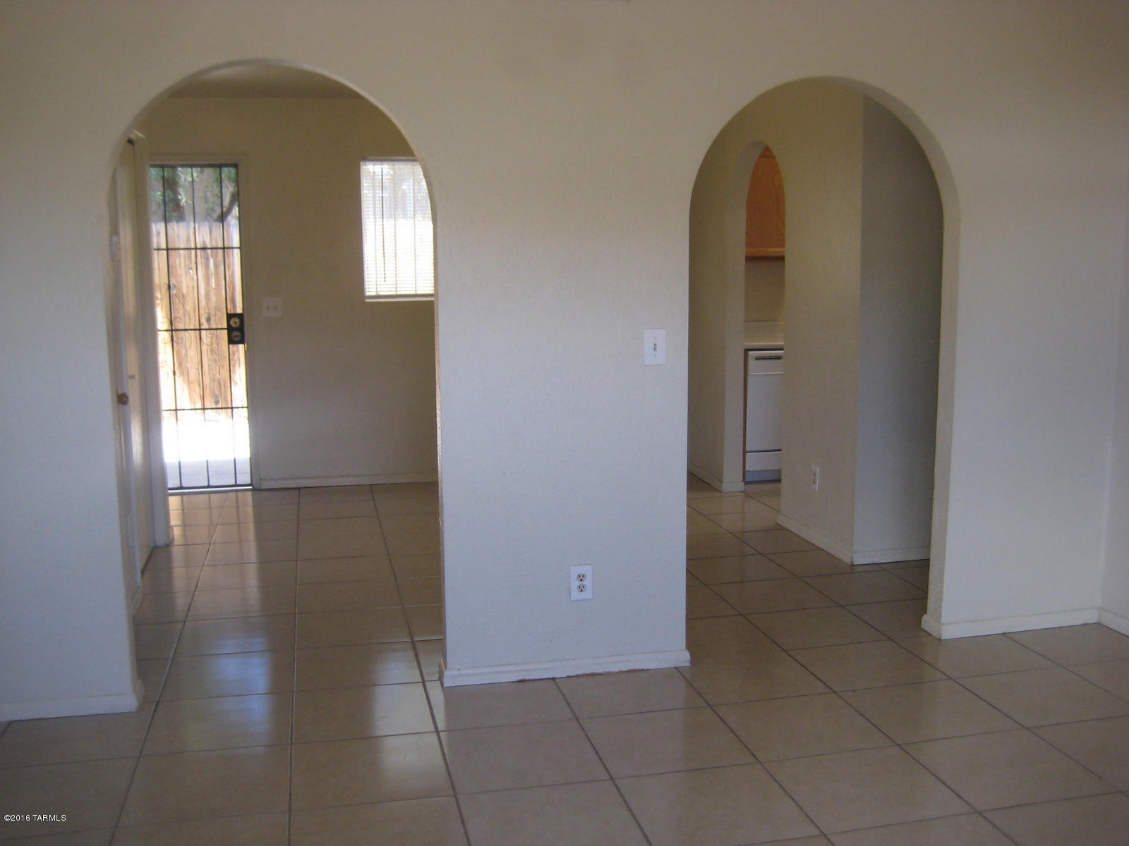 2-bed 1-bath updated duplex only one mile from the U of A. This home features ceramic tile throughout, neutral paint, wood burning fire place and washer hook up. The kitchen includes refrigerator, dishwasher and oven/stove. Nice size bedrooms. Fenced patio yard. Pets subject to owner approval. Apply online at www.HomePlateHomes.com