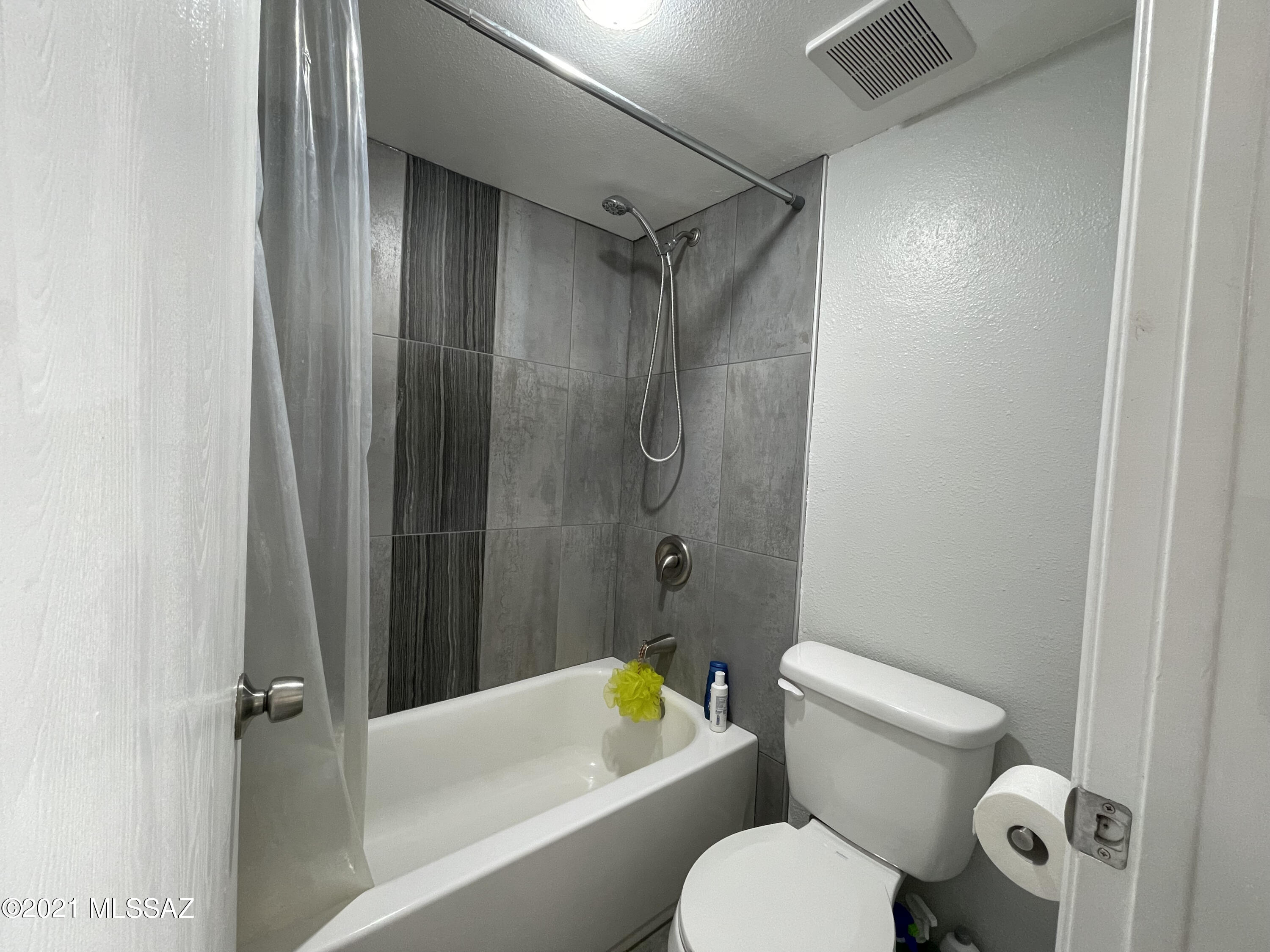 Casa Club Condominium - Residential Lease
