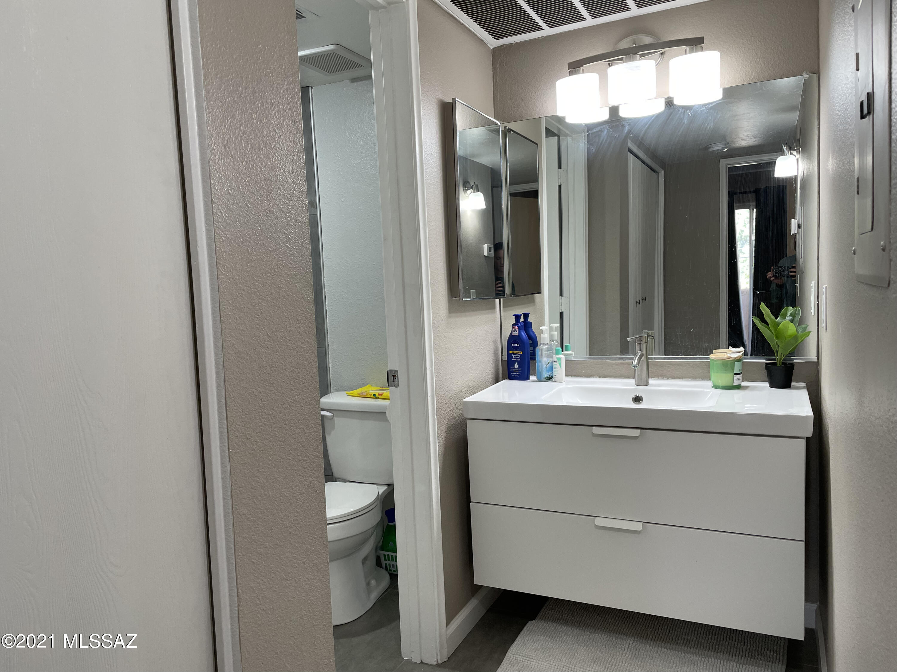 Casa Club Condominium - Residential Lease