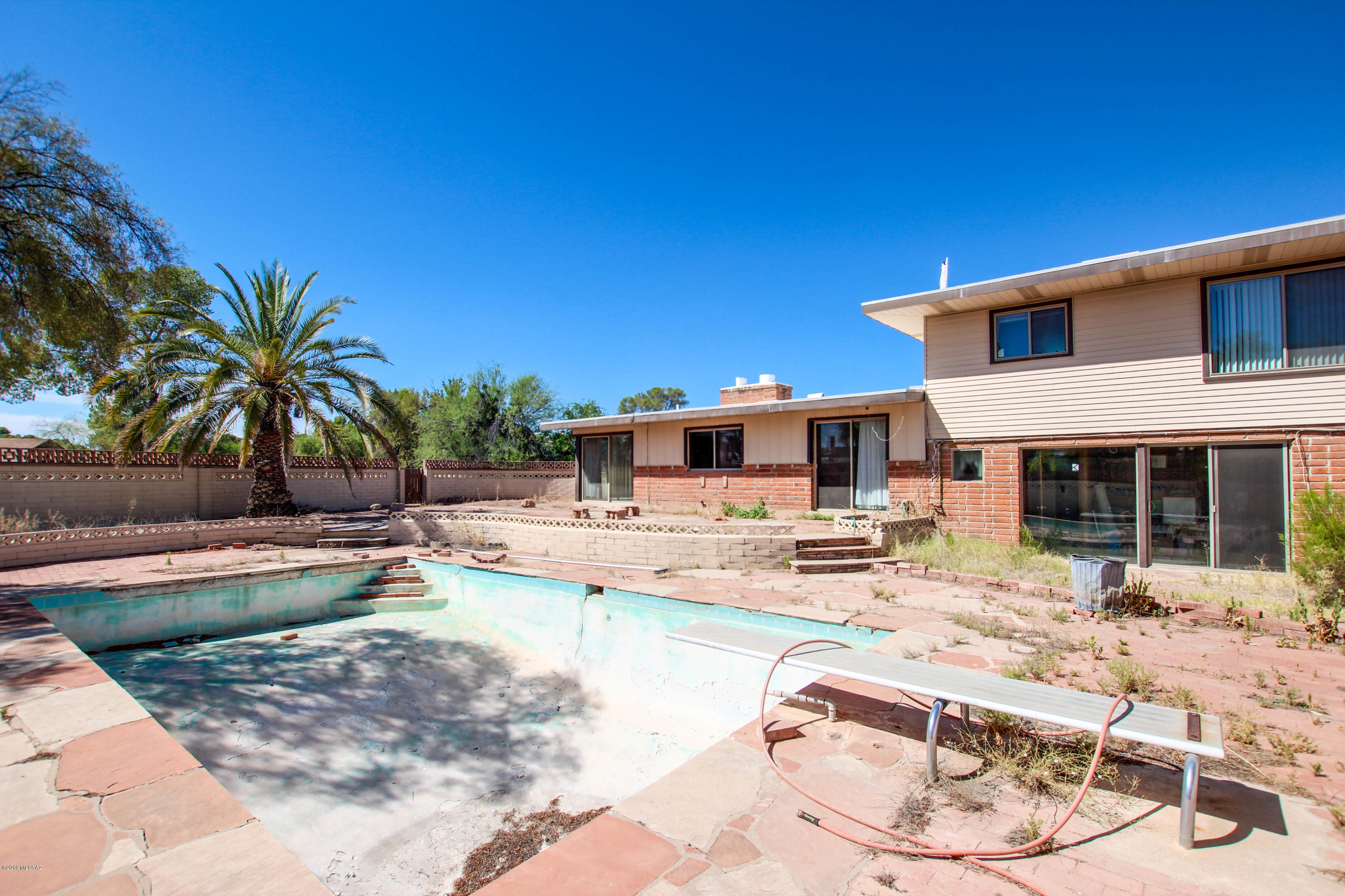 Carlos Terrace - Residential