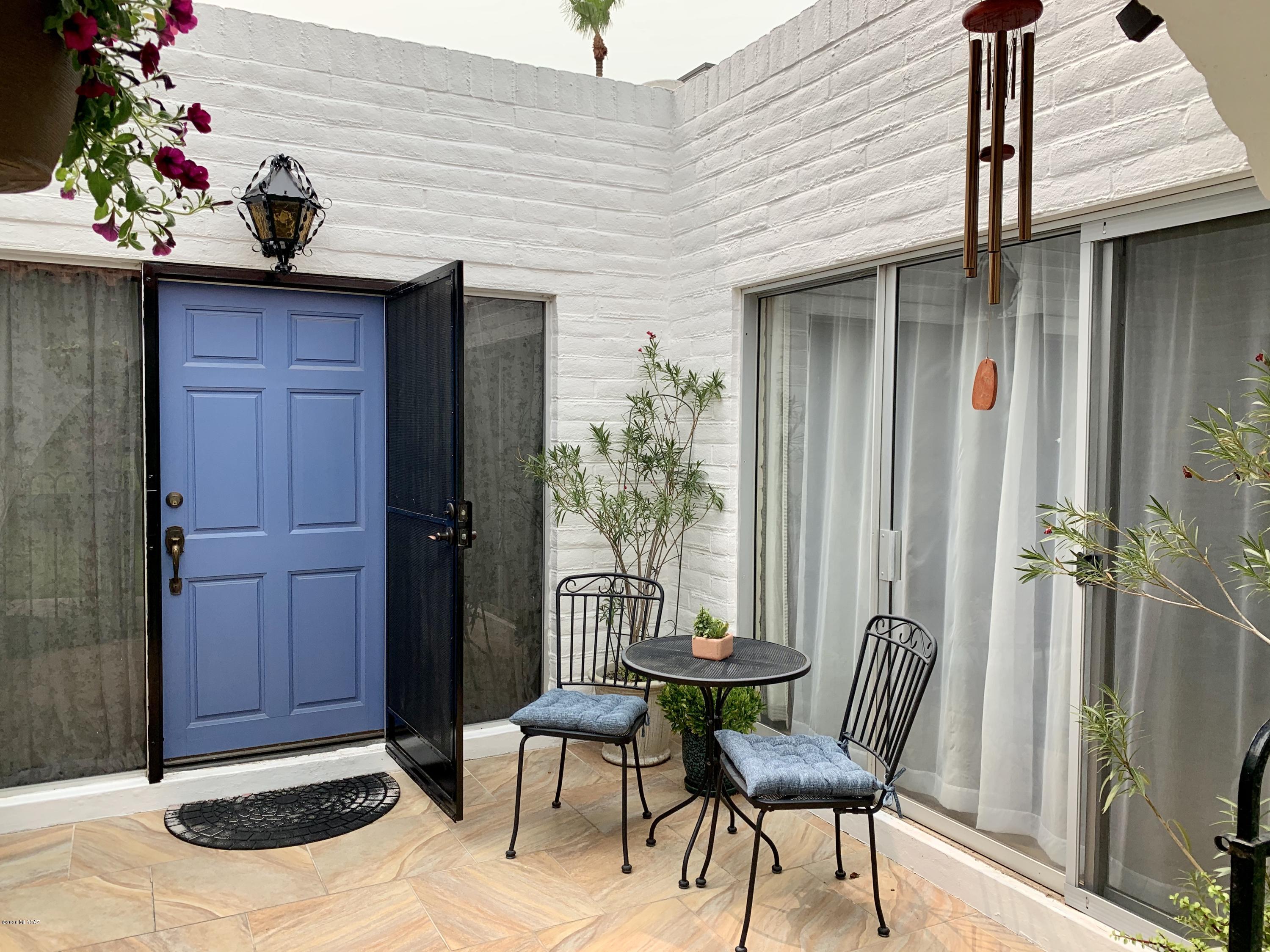 Las Lomitas (1) - Residential