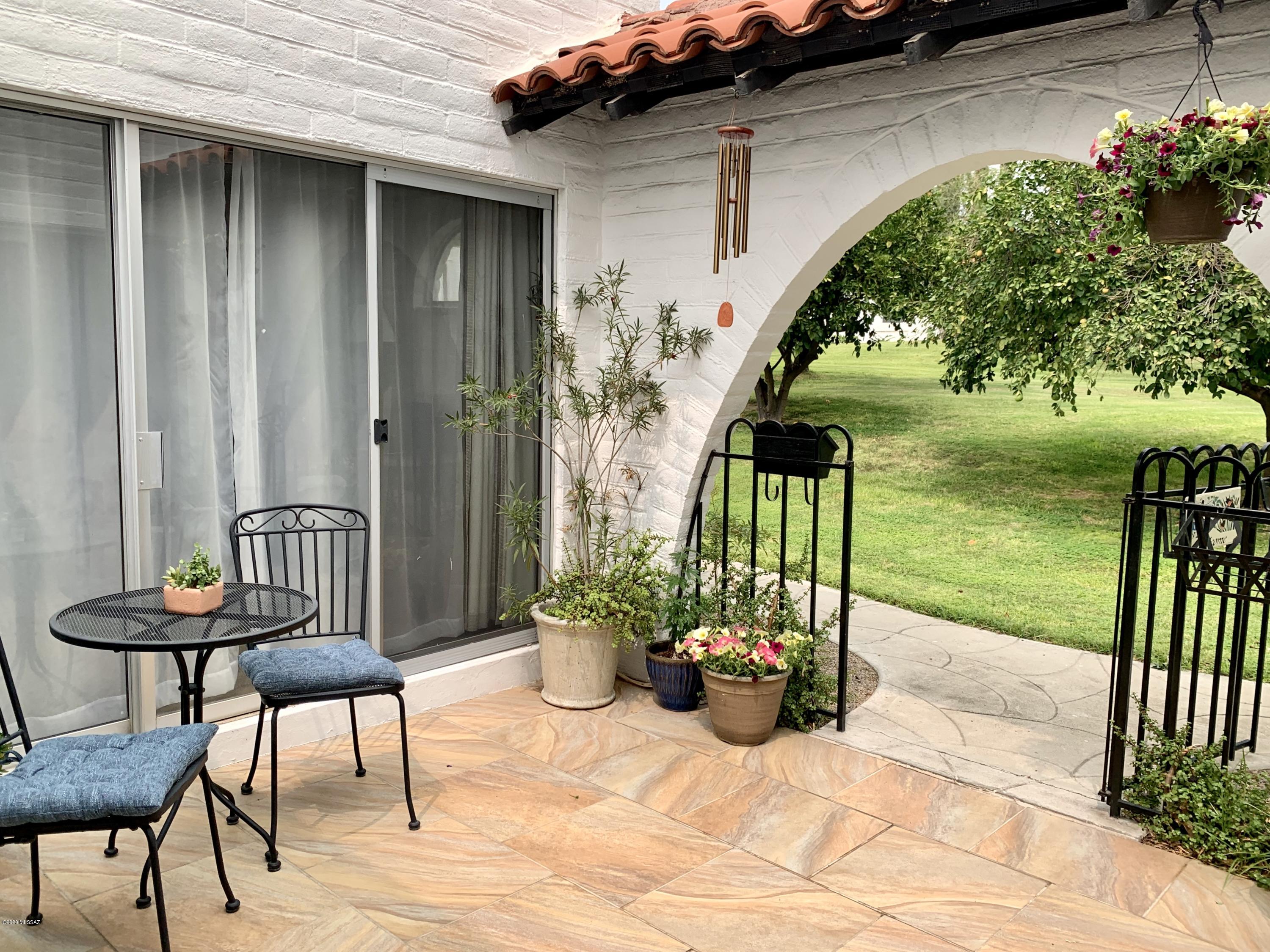 Las Lomitas (1) - Residential