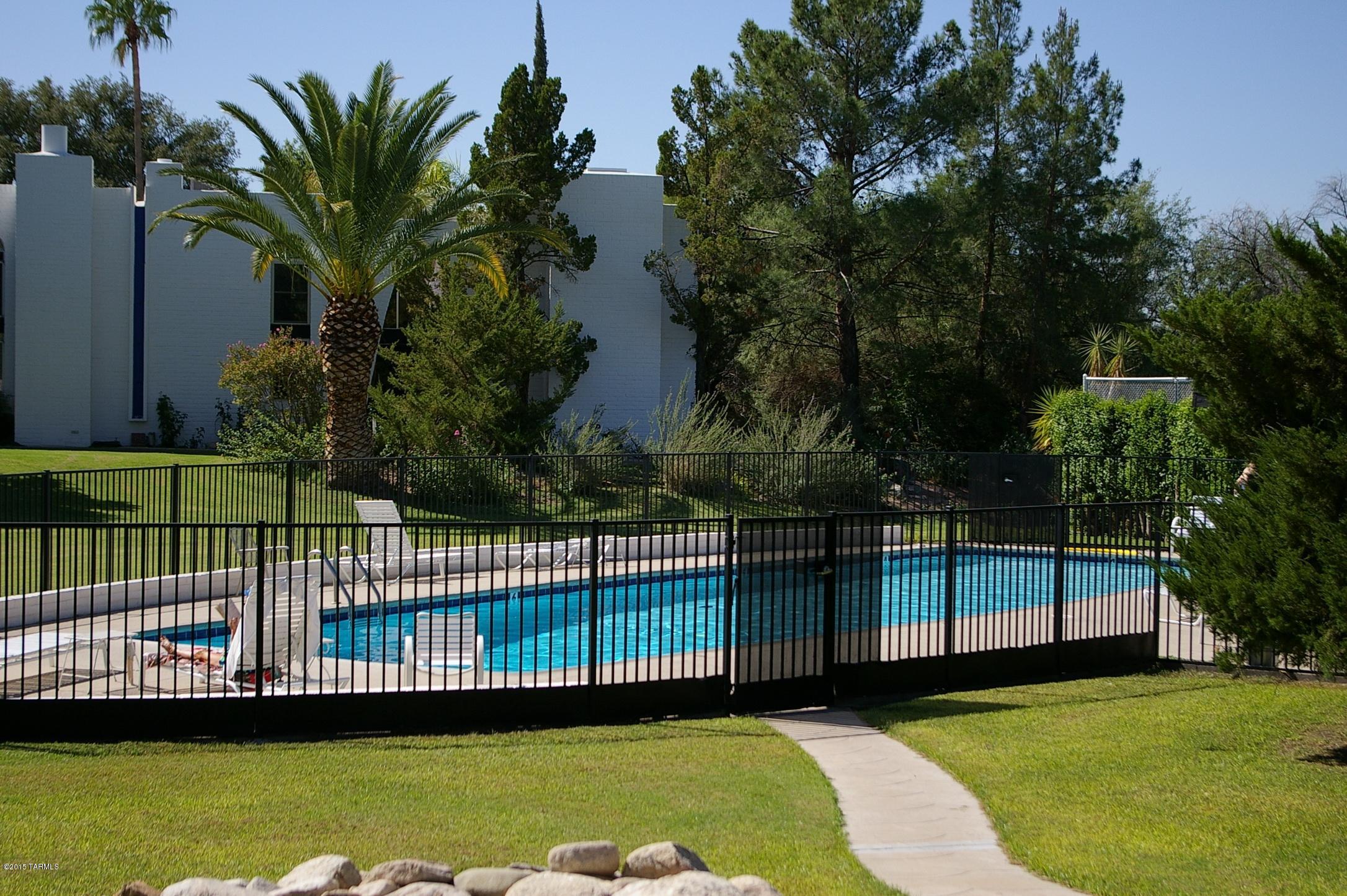 Las Lomitas (1) - Residential