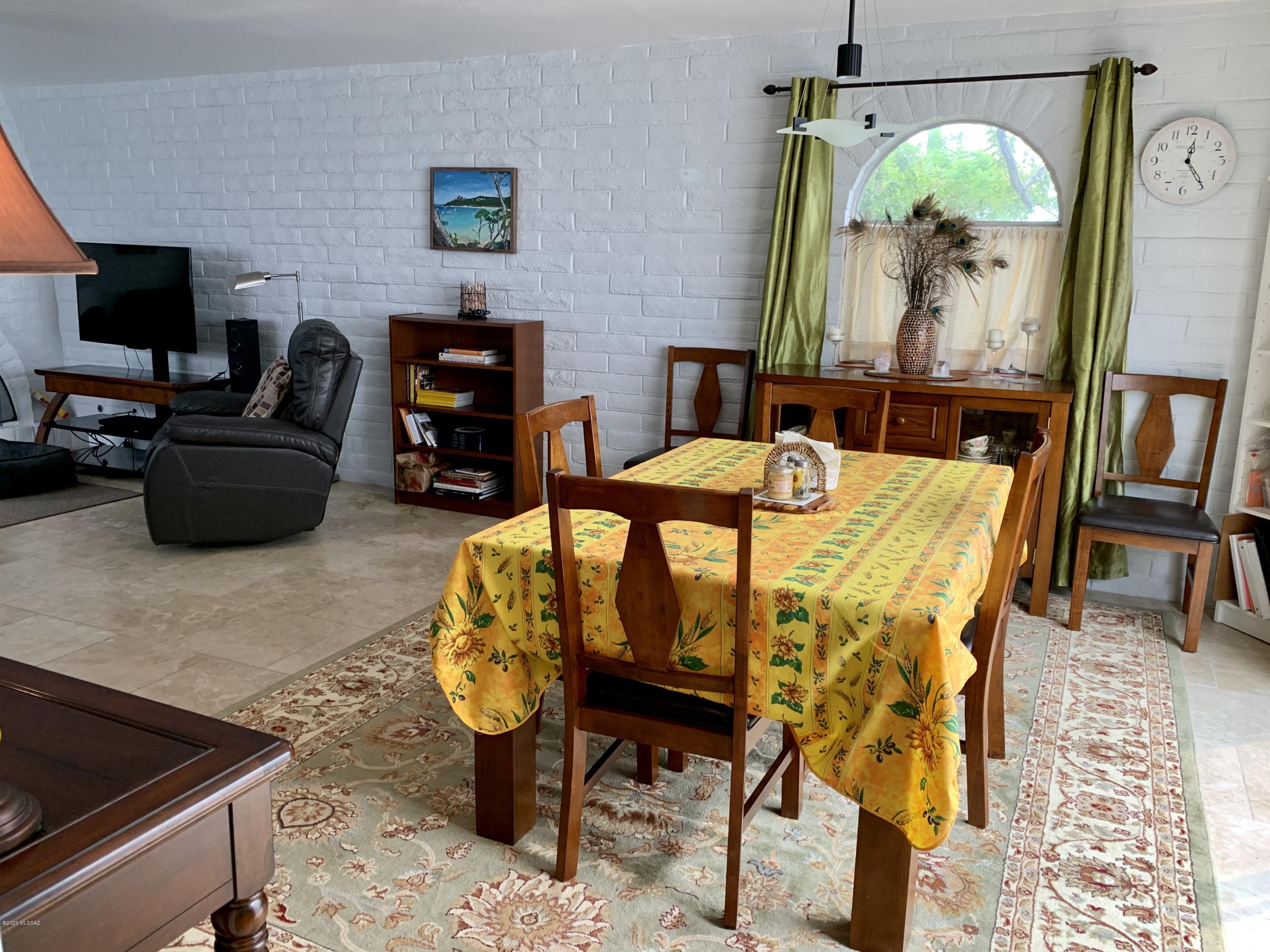 Las Lomitas (1) - Residential