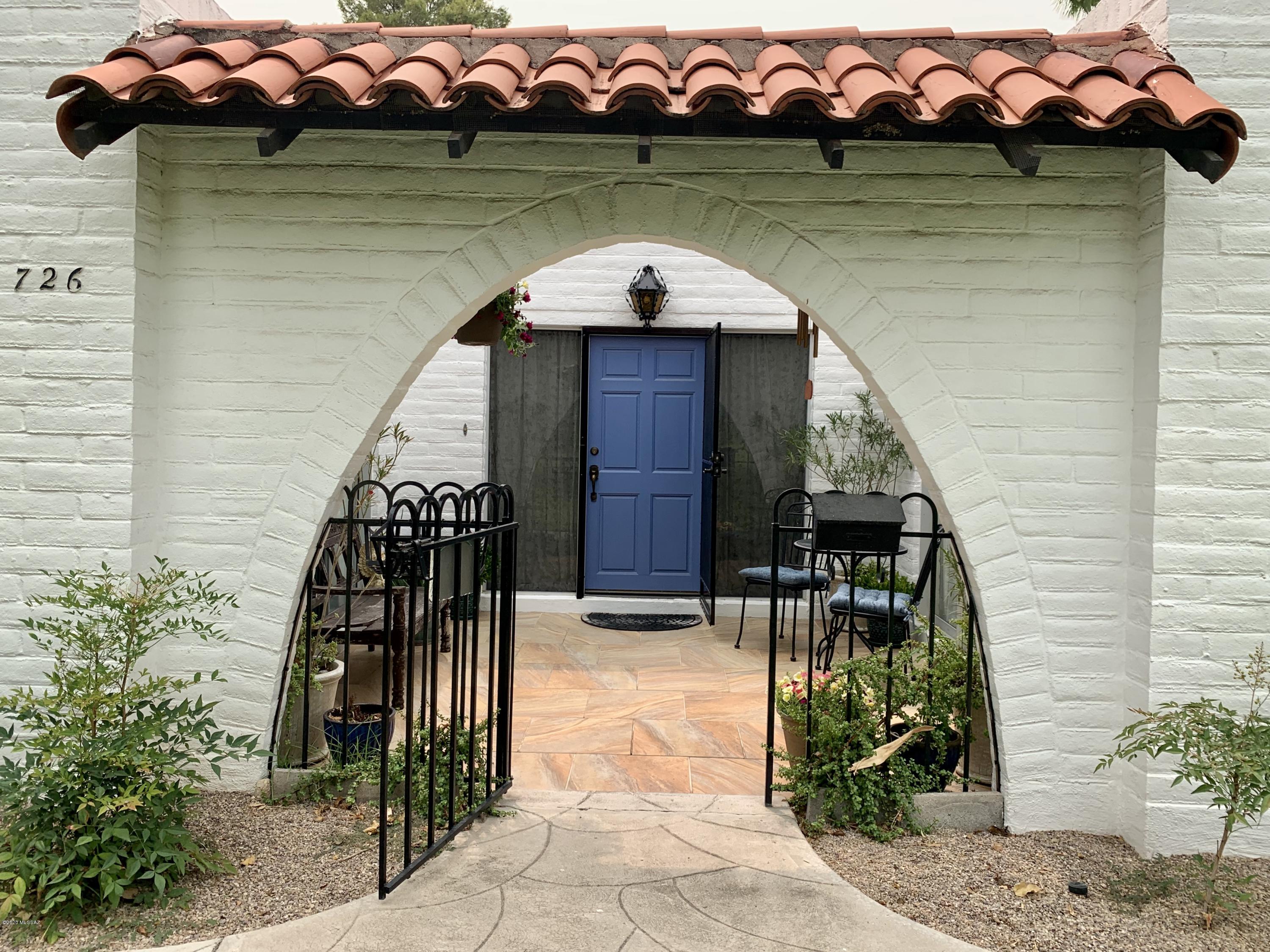 Las Lomitas (1) - Residential