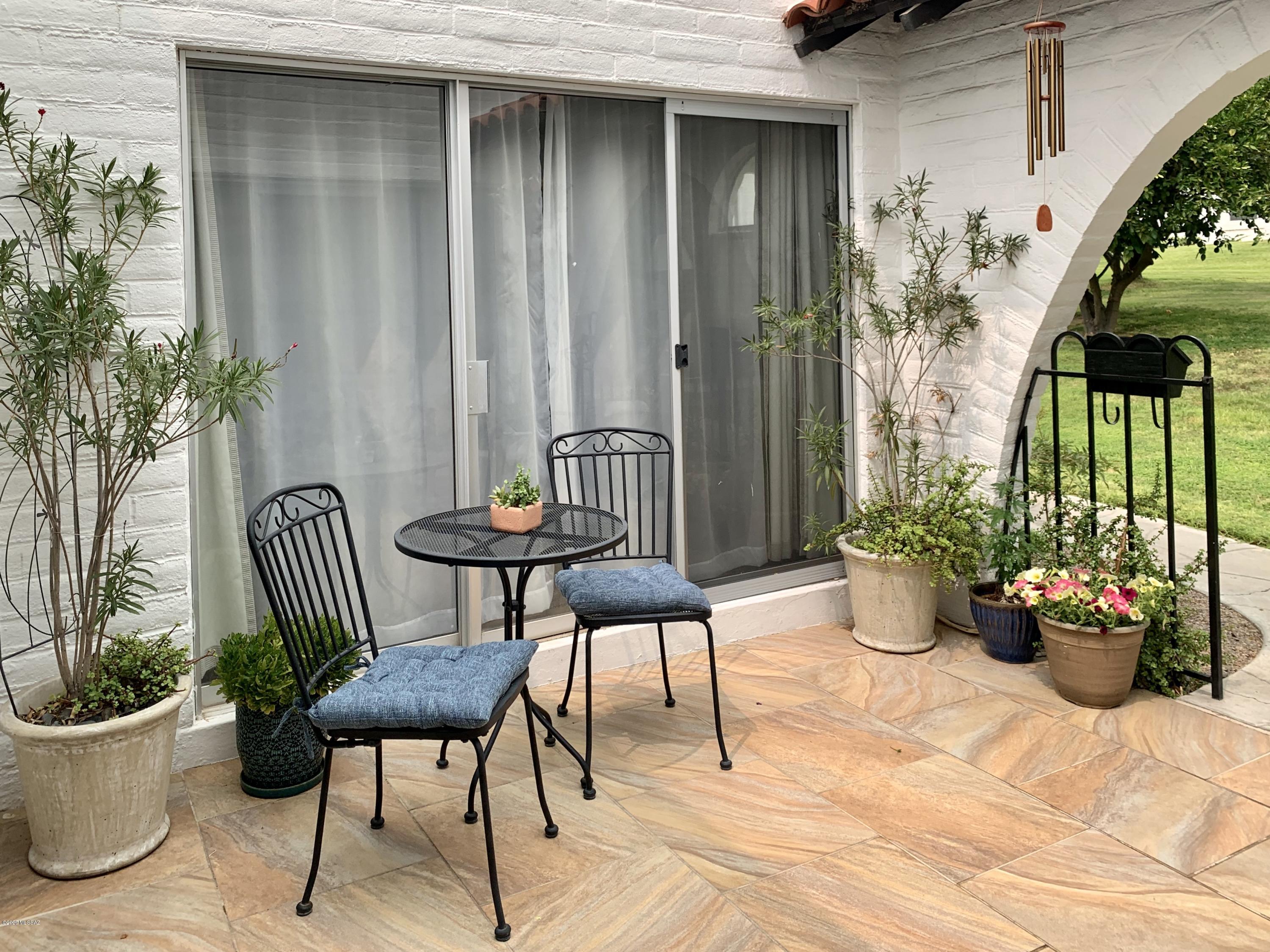 Las Lomitas (1) - Residential