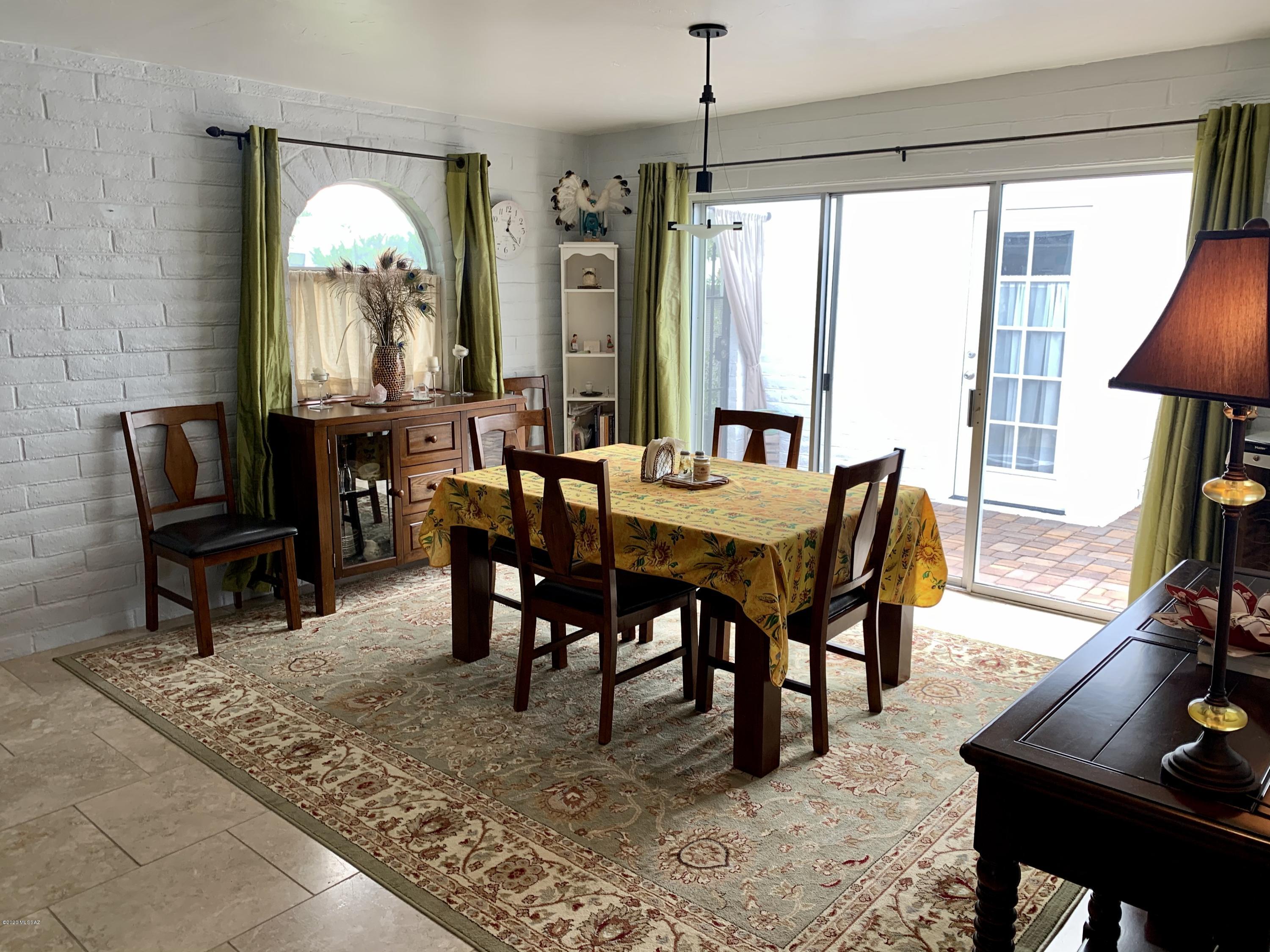 Las Lomitas (1) - Residential