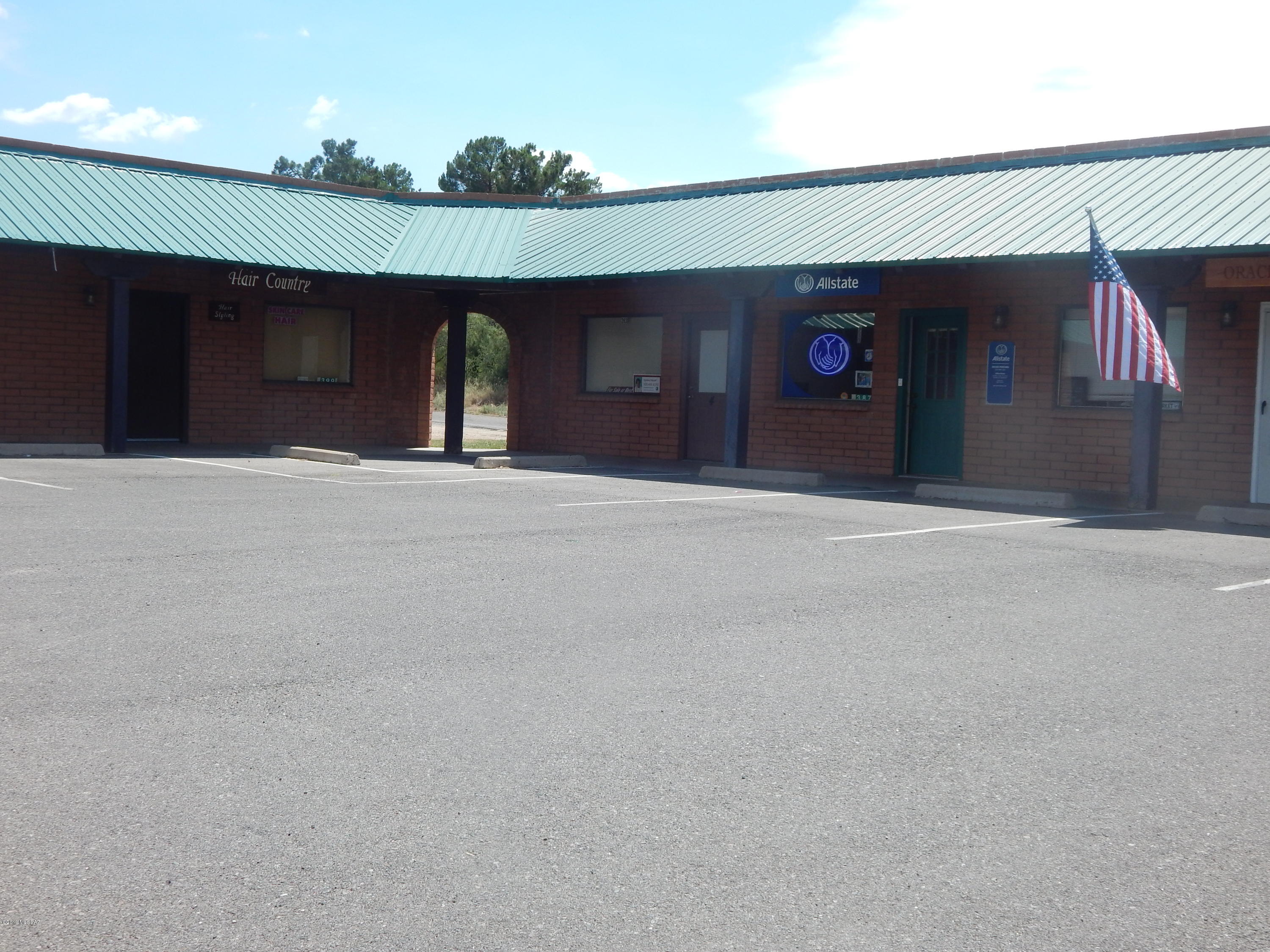 Great location for a business located on the main business route in Oracle. The office has plenty of cabinets and room for desk and seating, a private restroom and refrigerator. A newly paved parking lot with ample parking and easy access onto and off of American Ave.