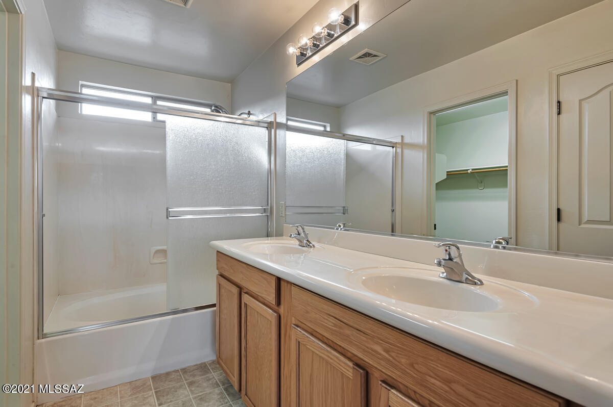 Paseo del Rio - Residential Lease