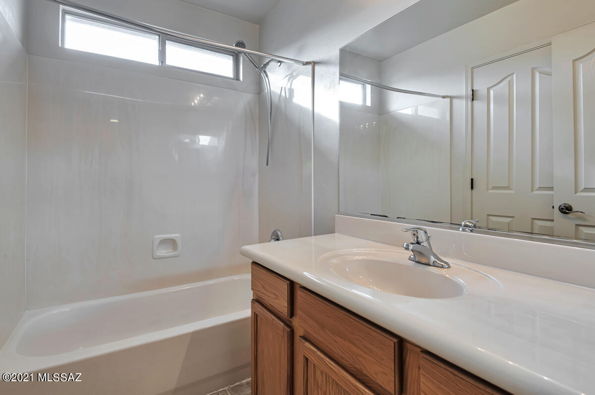 Paseo del Rio - Residential Lease