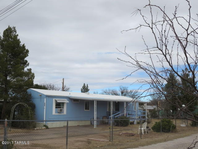 3 bedroom 2 bathroom Manufactured Home on 1/3 acre lot at end of road with pleasant neighborhood views. Convenient Benson location close to downtown, City Park, shopping and I-10. The yard is all fenced with plenty of room for a garden and space for kids or pets to play. Handicap accessible.